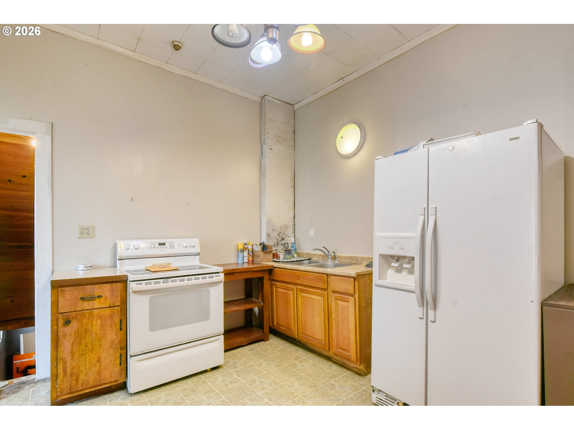 415 Van Buren St Property Photo 10