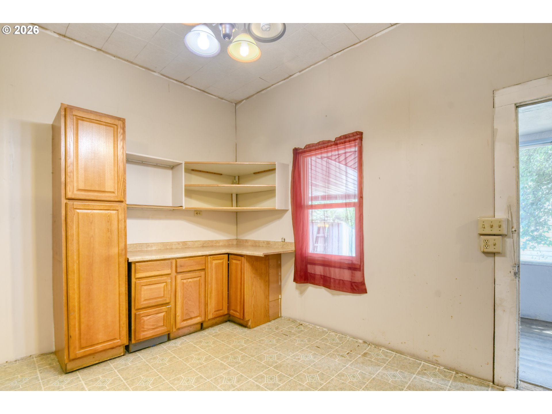 415 Van Buren St Property Photo 12
