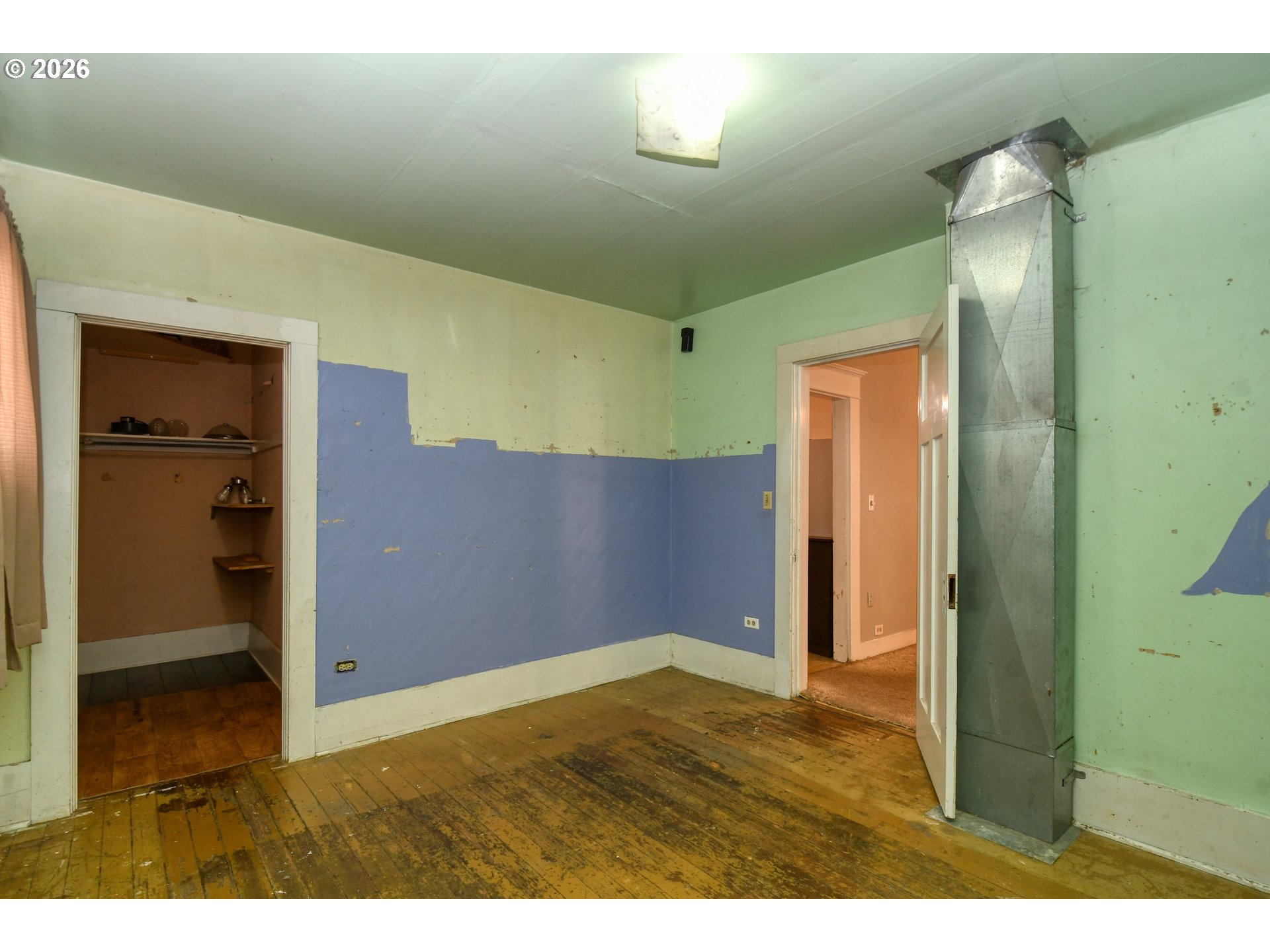 415 Van Buren St Property Photo 15