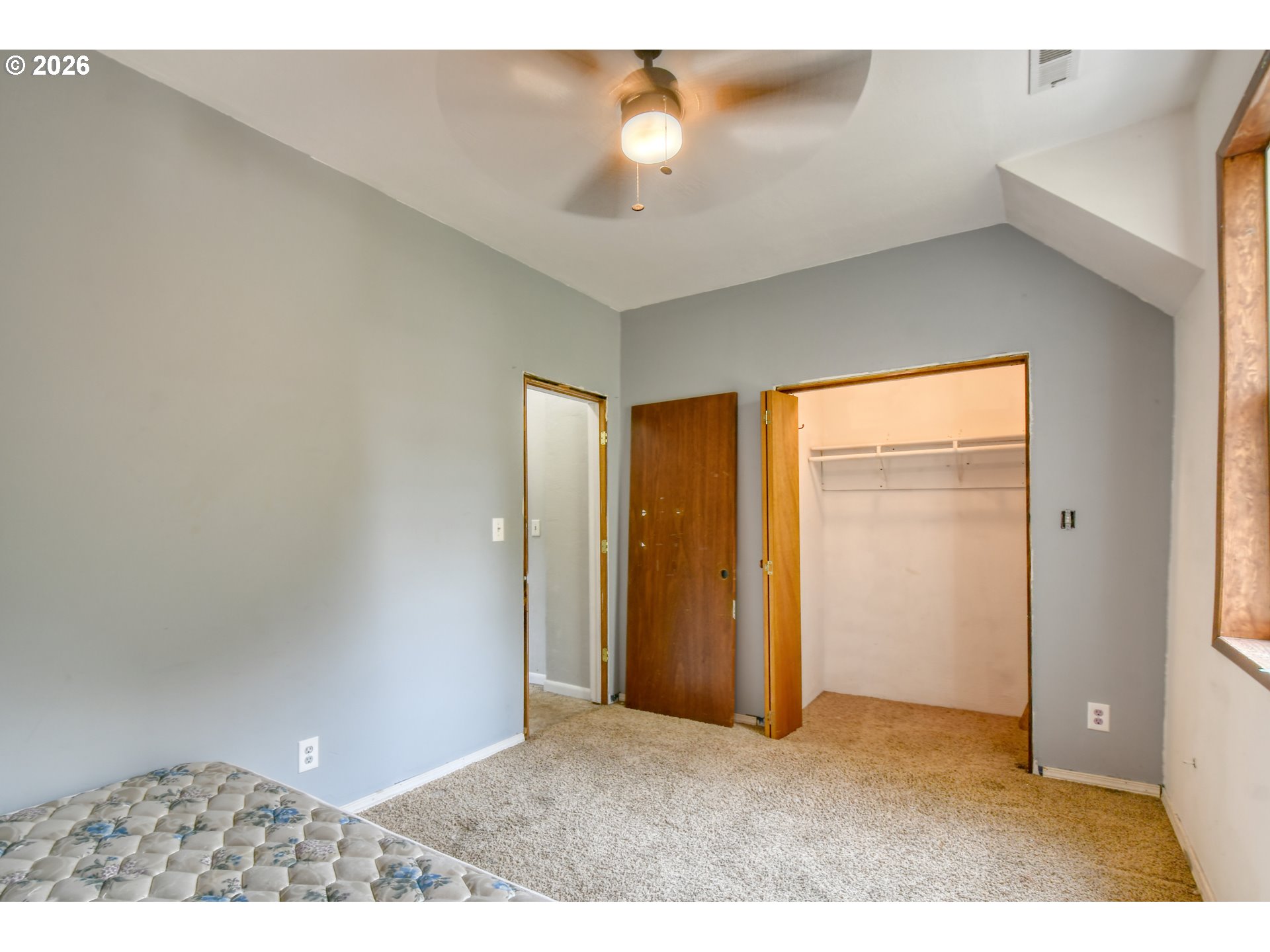 415 Van Buren St Property Photo 22