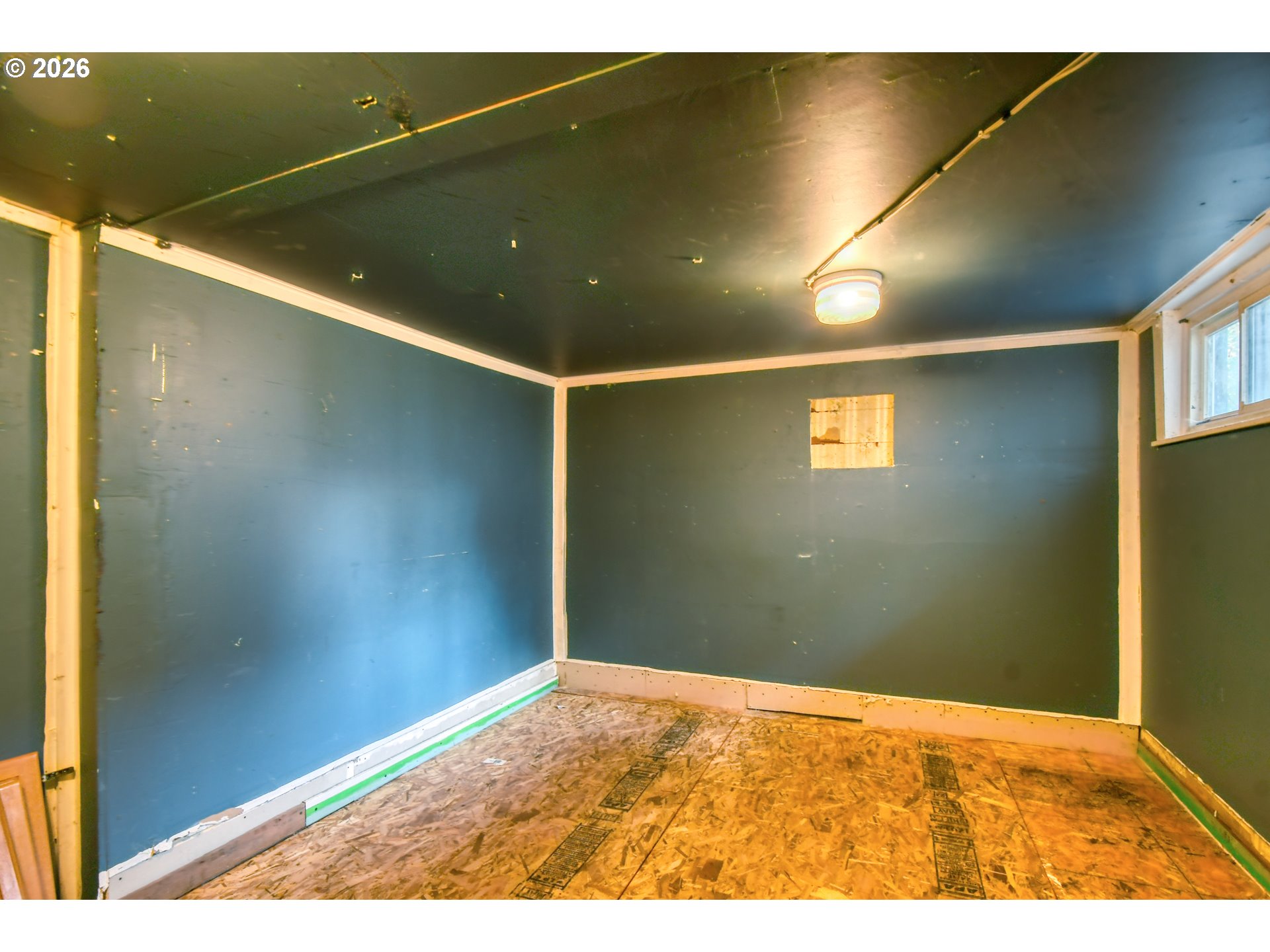 415 Van Buren St Property Photo 32