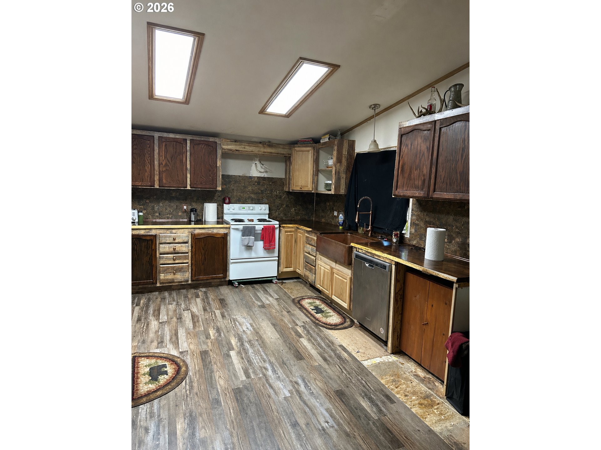 1800 Cedar St Property Photo 2
