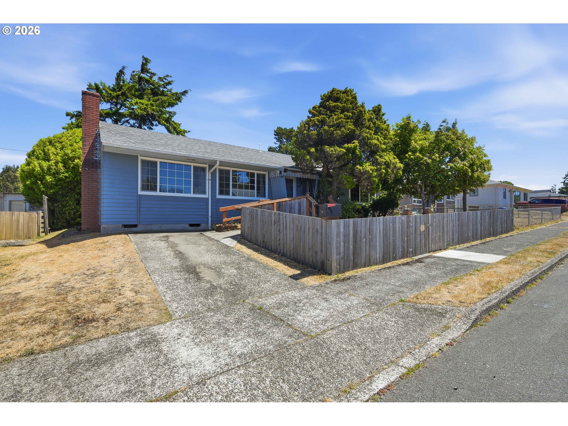 1669 Johnson St Property Photo 2