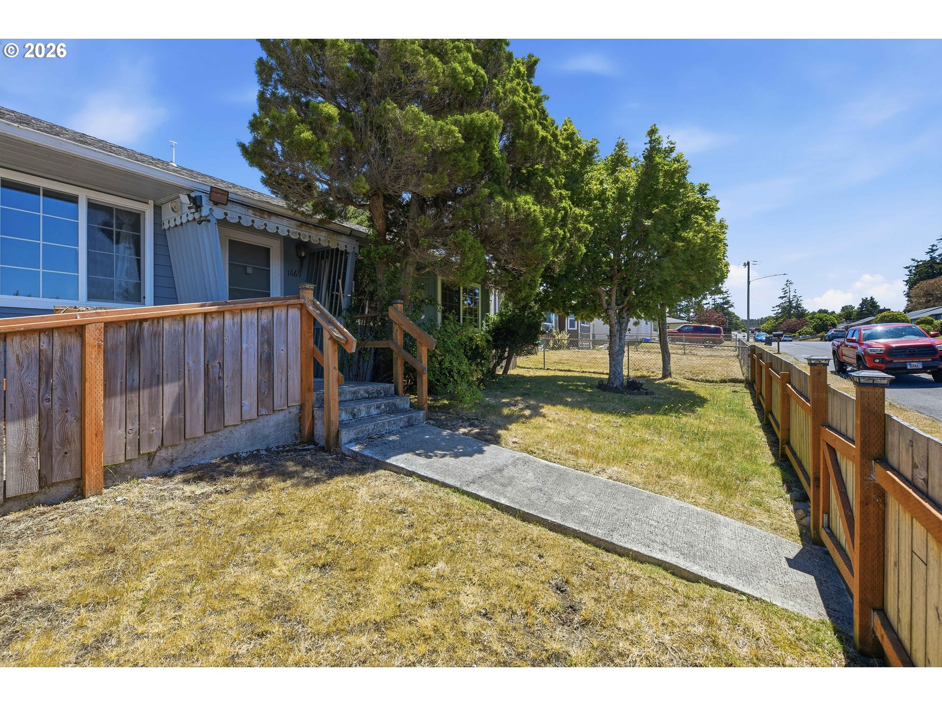 1669 Johnson St Property Photo 5