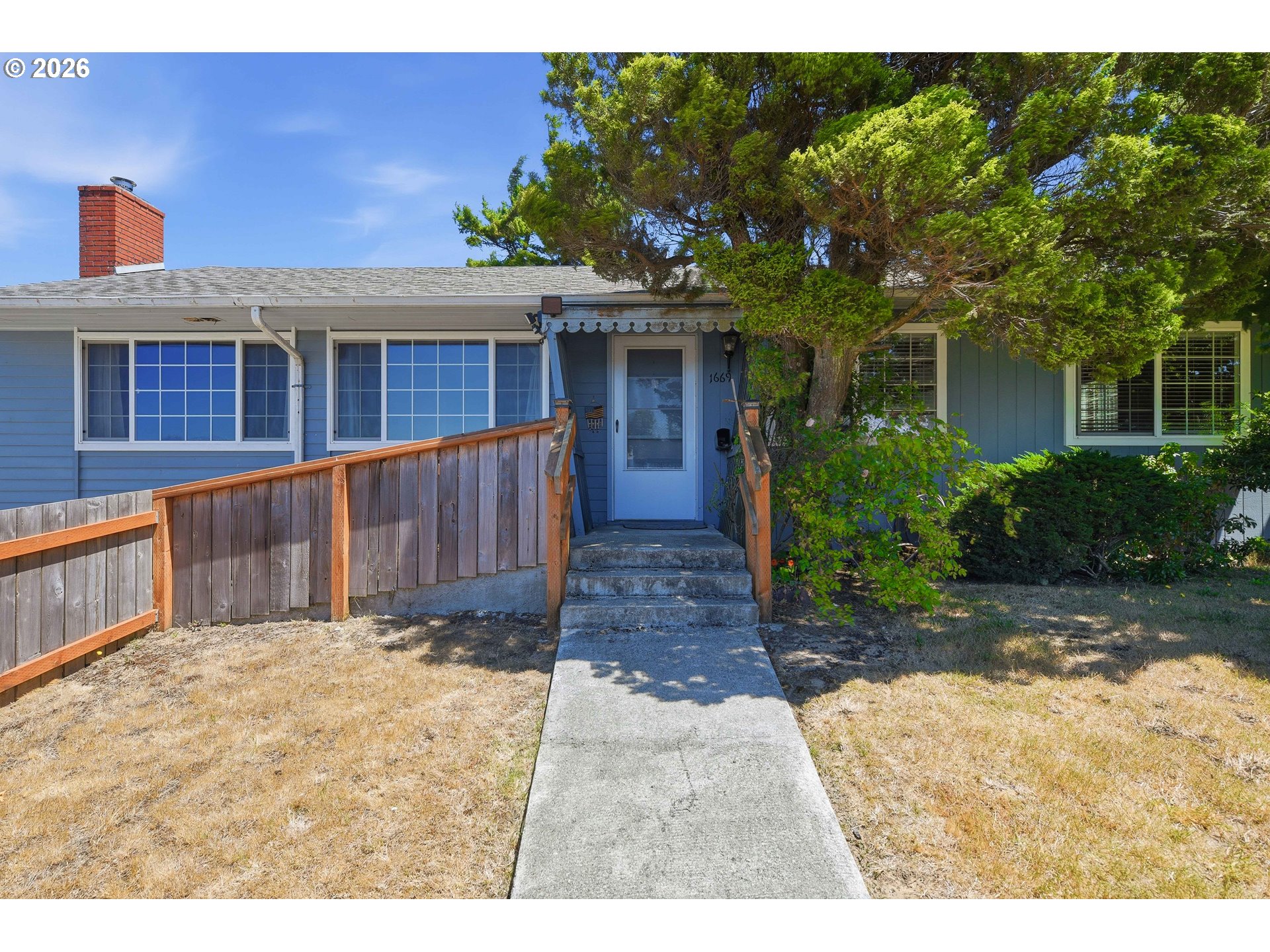 1669 Johnson St Property Photo 6