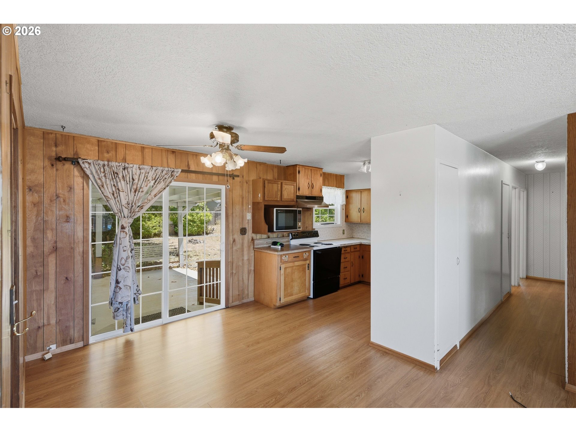 1669 Johnson St Property Photo 9