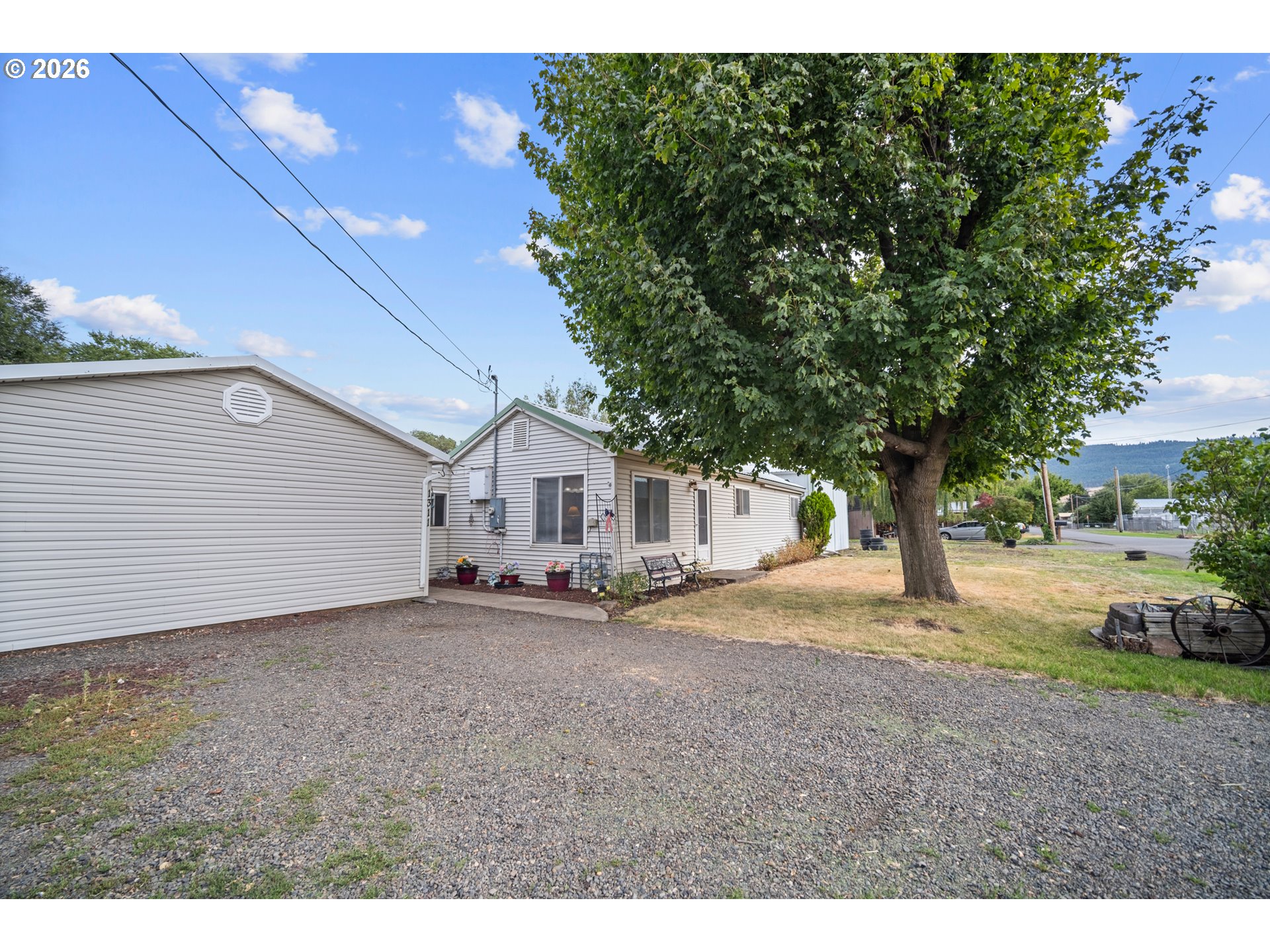 1311 N HALL ST Property Photo 1