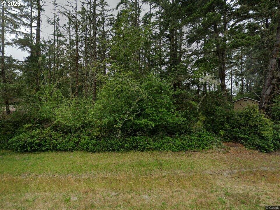 1011 SE Discovery Property Photo 1