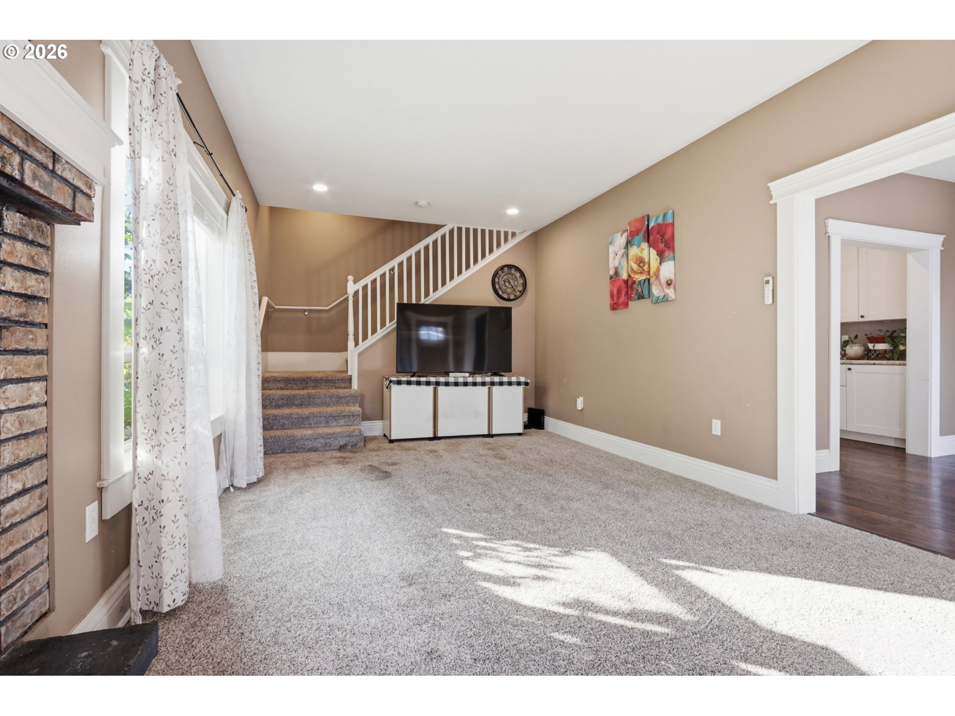 151 Sw Alfred St Property Photo 4
