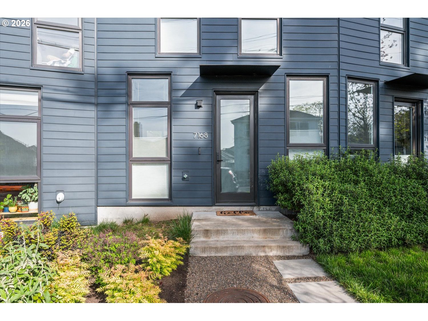 7168 N Vancouver Ave Property Photo 3