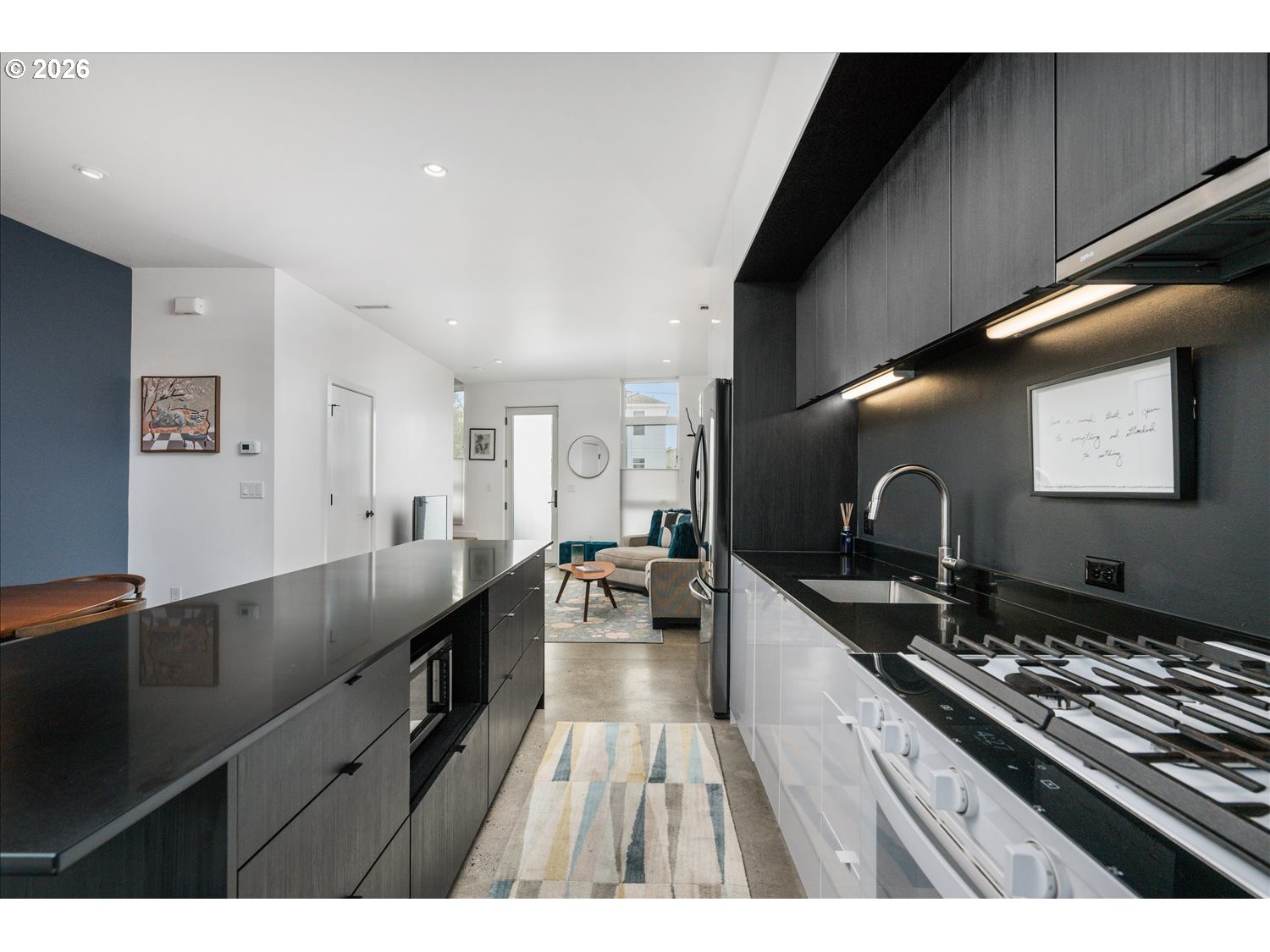 7168 N Vancouver Ave Property Photo 11
