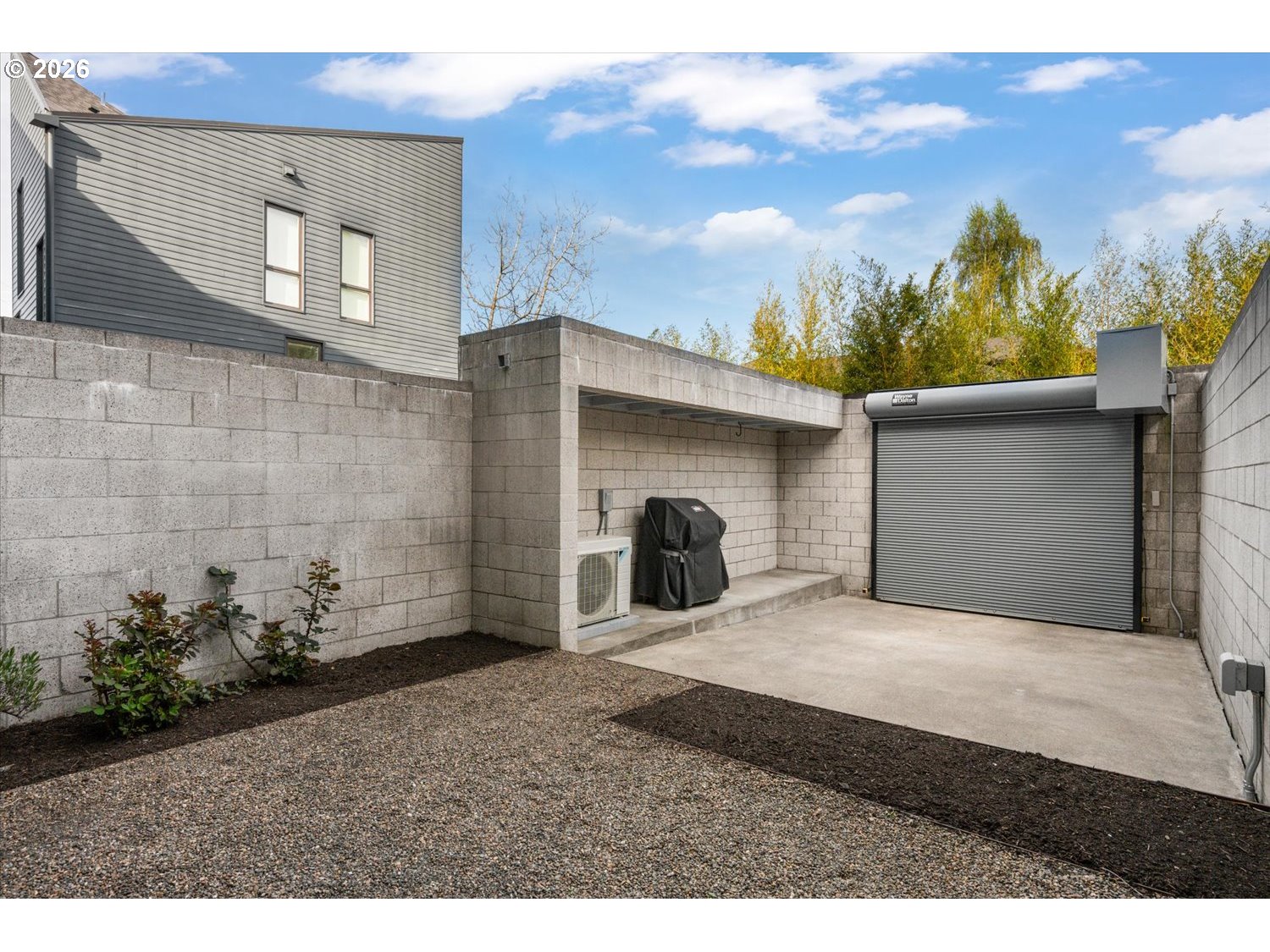 7168 N Vancouver Ave Property Photo 32