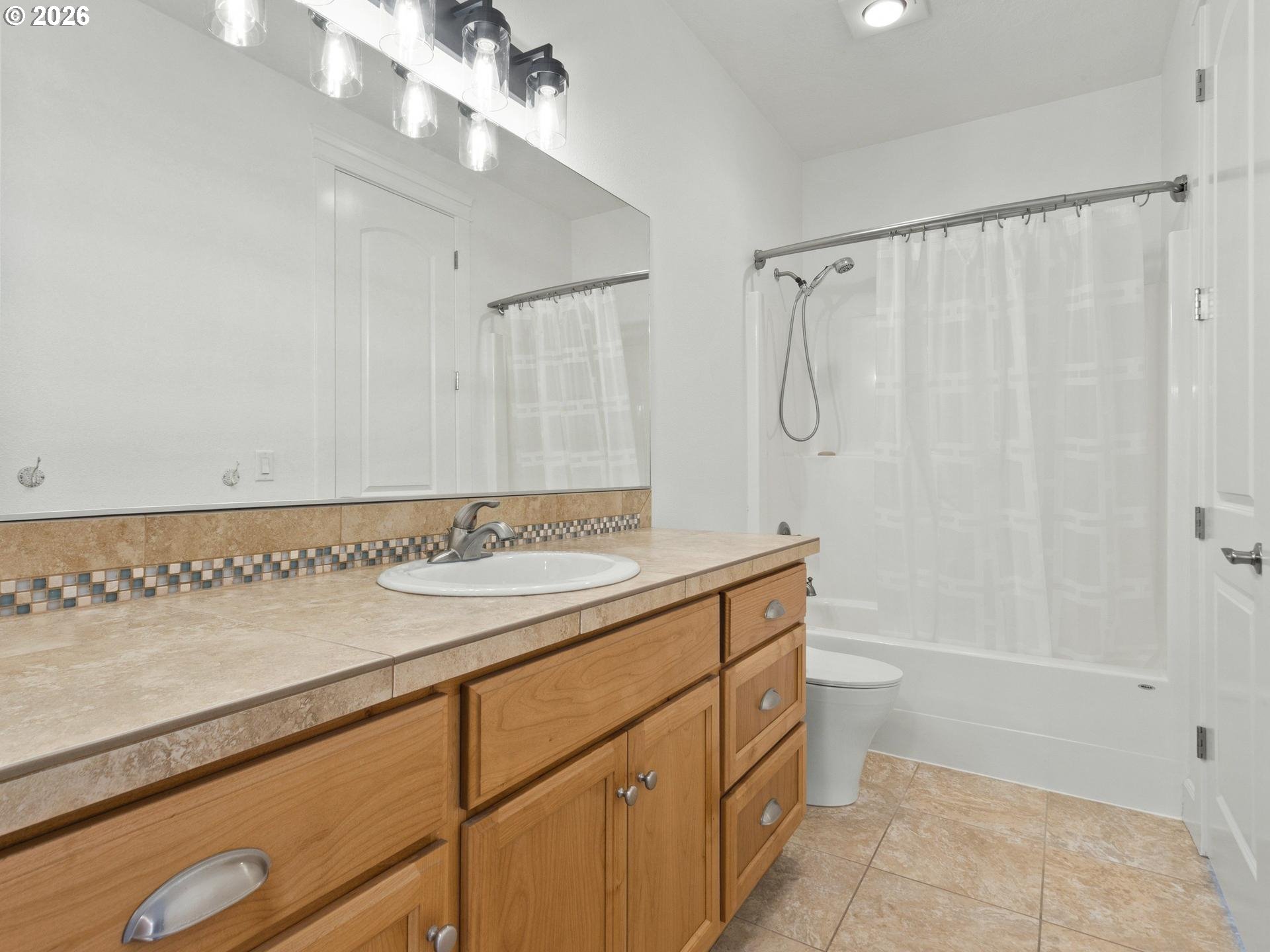 1012 Nw Goodwin St Property Photo 29