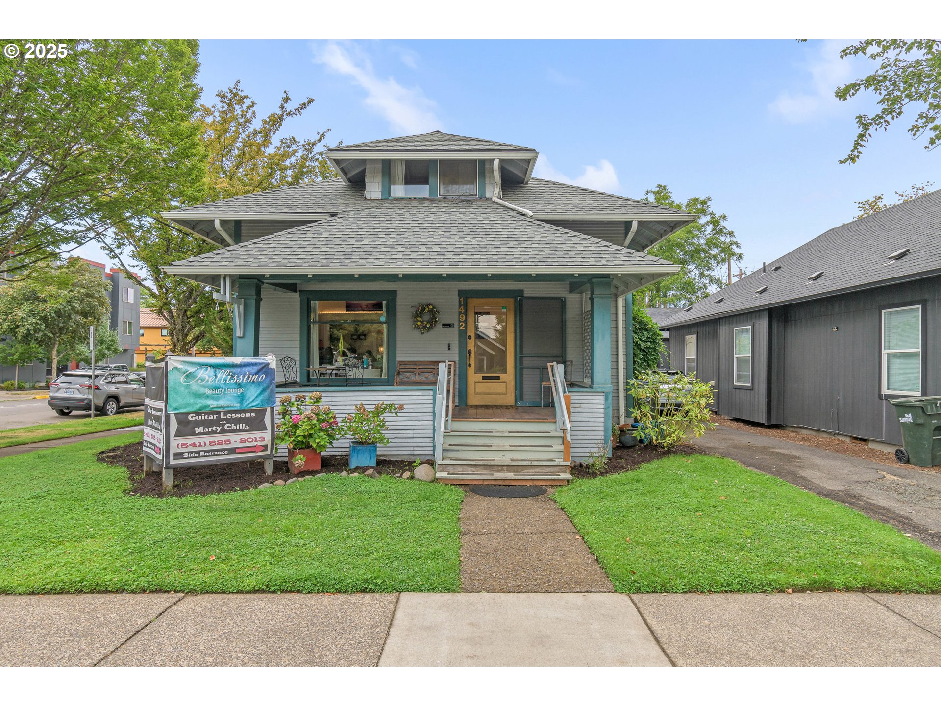 1492 Pearl St Property Photo 2