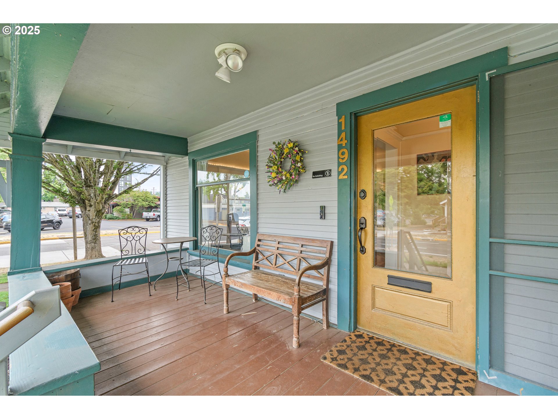 1492 Pearl St Property Photo 3
