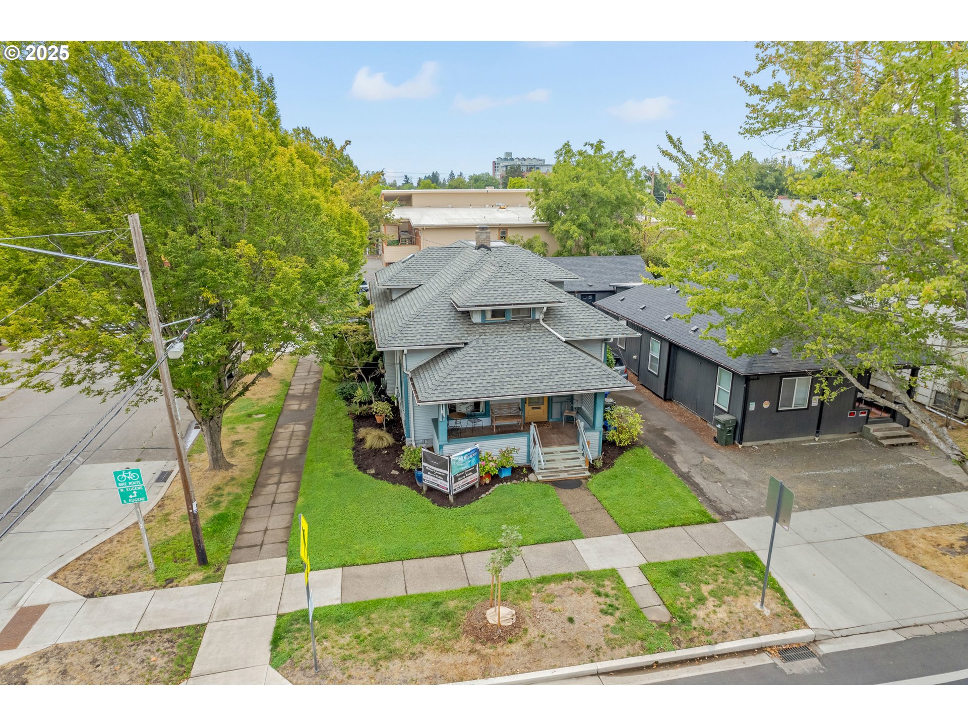 1492 Pearl St Property Photo 41