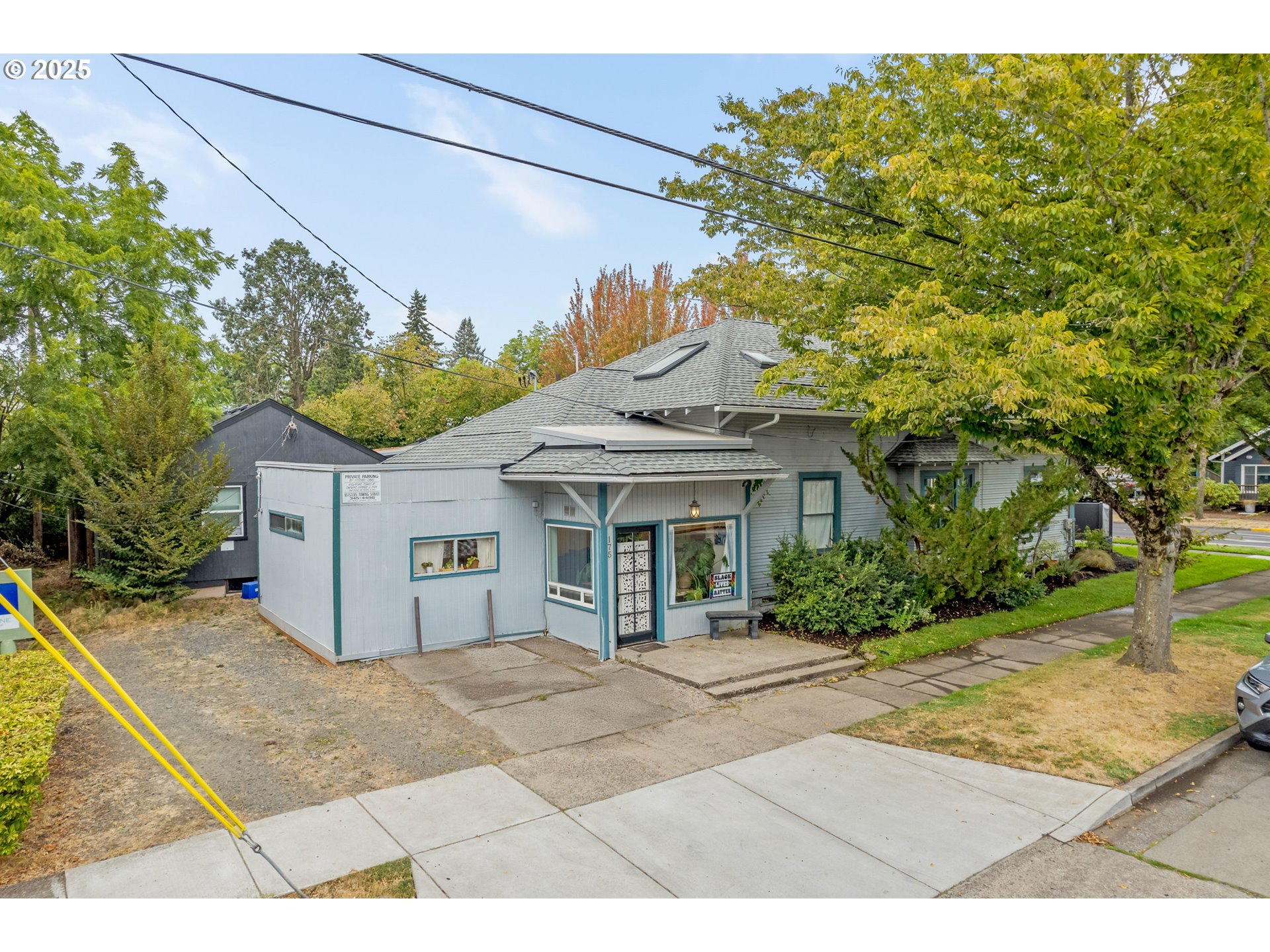 1492 Pearl St Property Photo 42