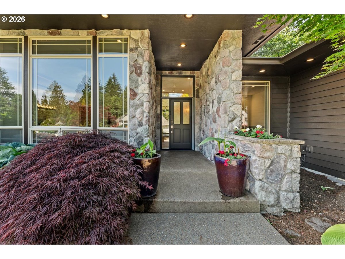 260 Se Avondale Way Property Photo 2