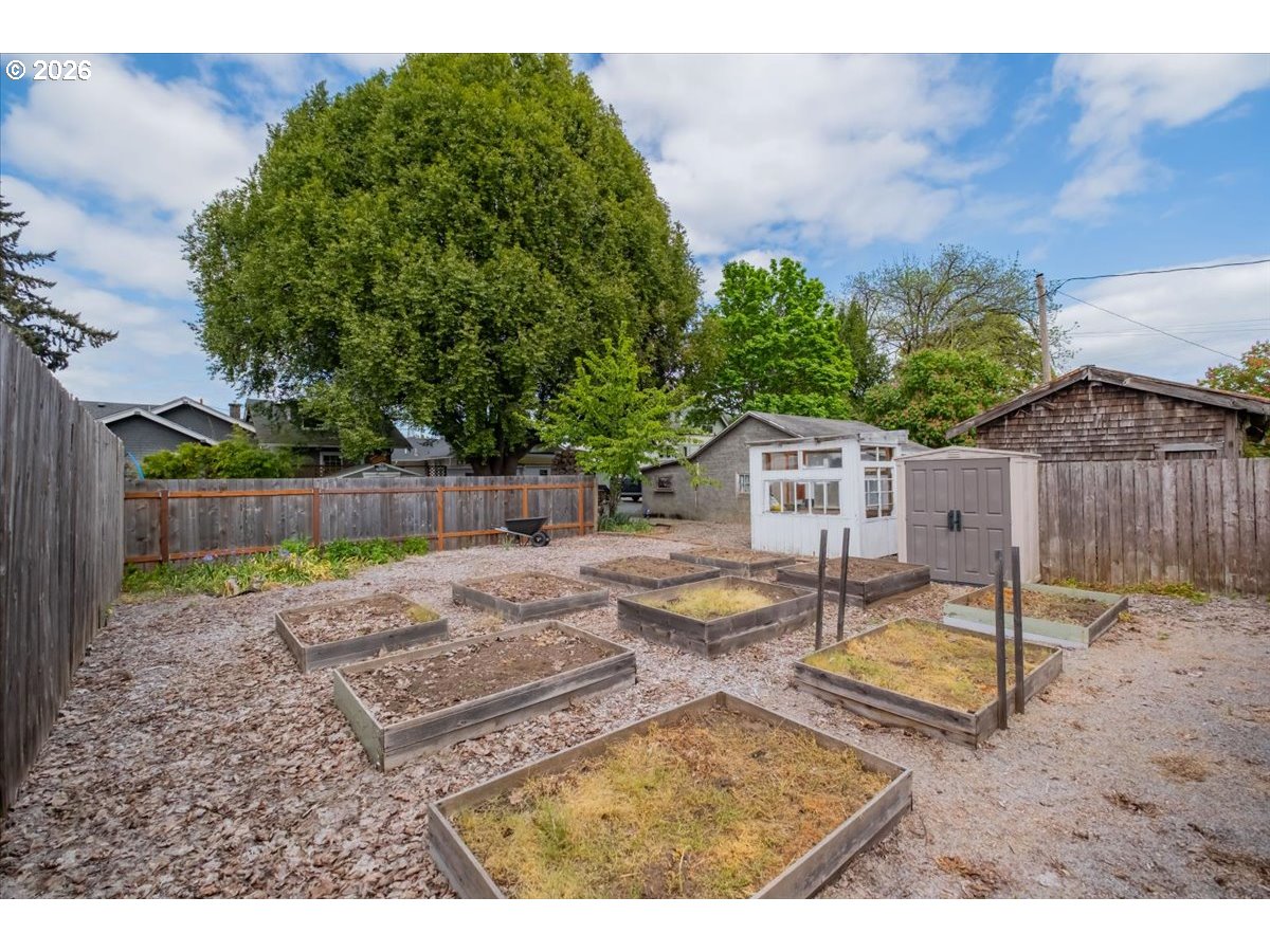 1121 Main St Property Photo 47