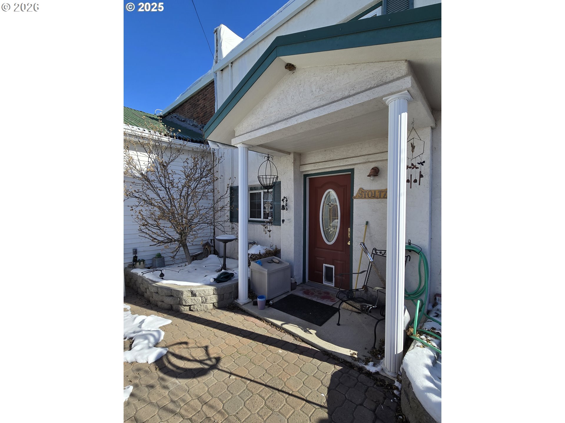 206 1/2 S Main St Property Photo 1