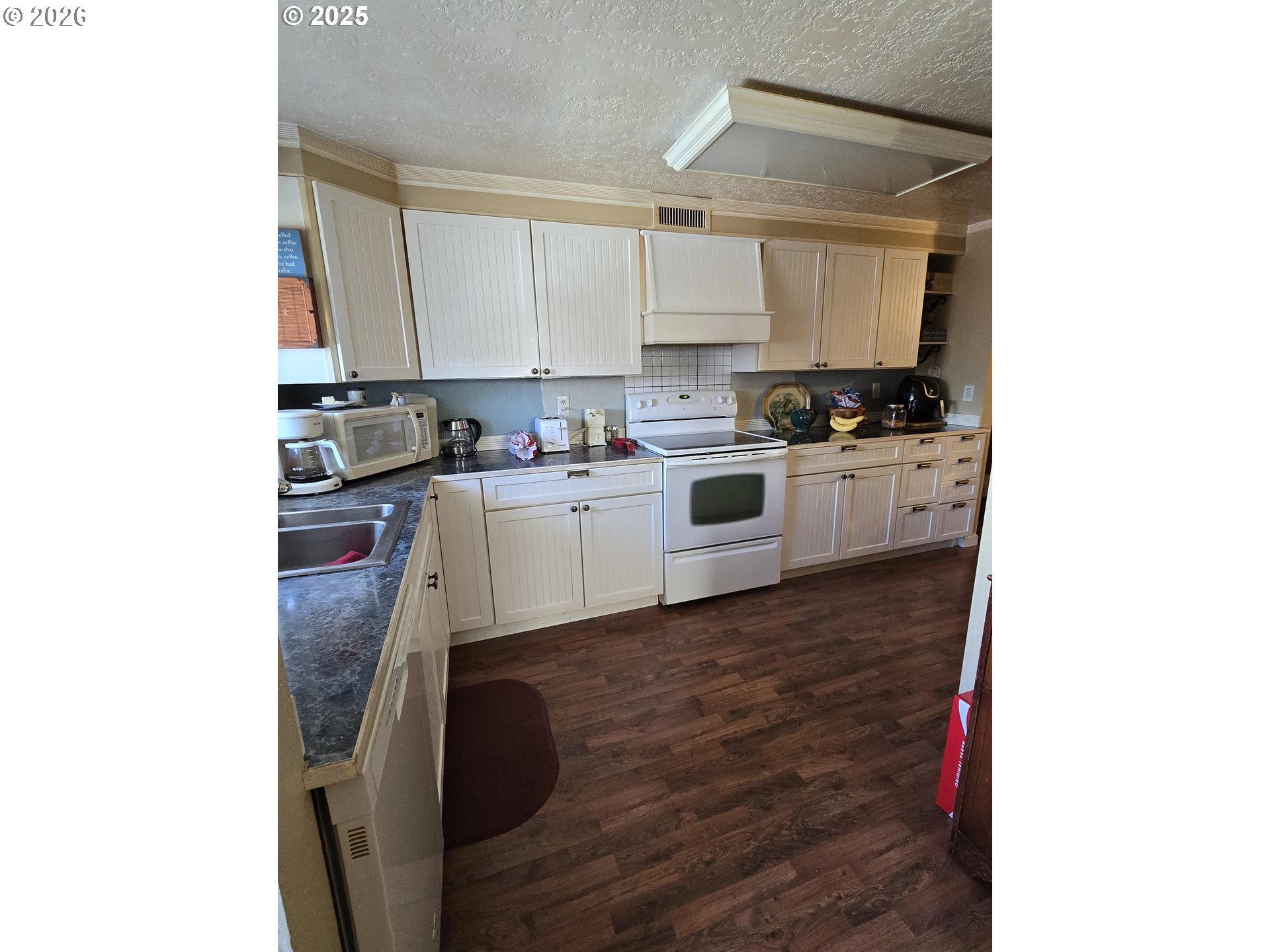206 1/2 S Main St Property Photo 16