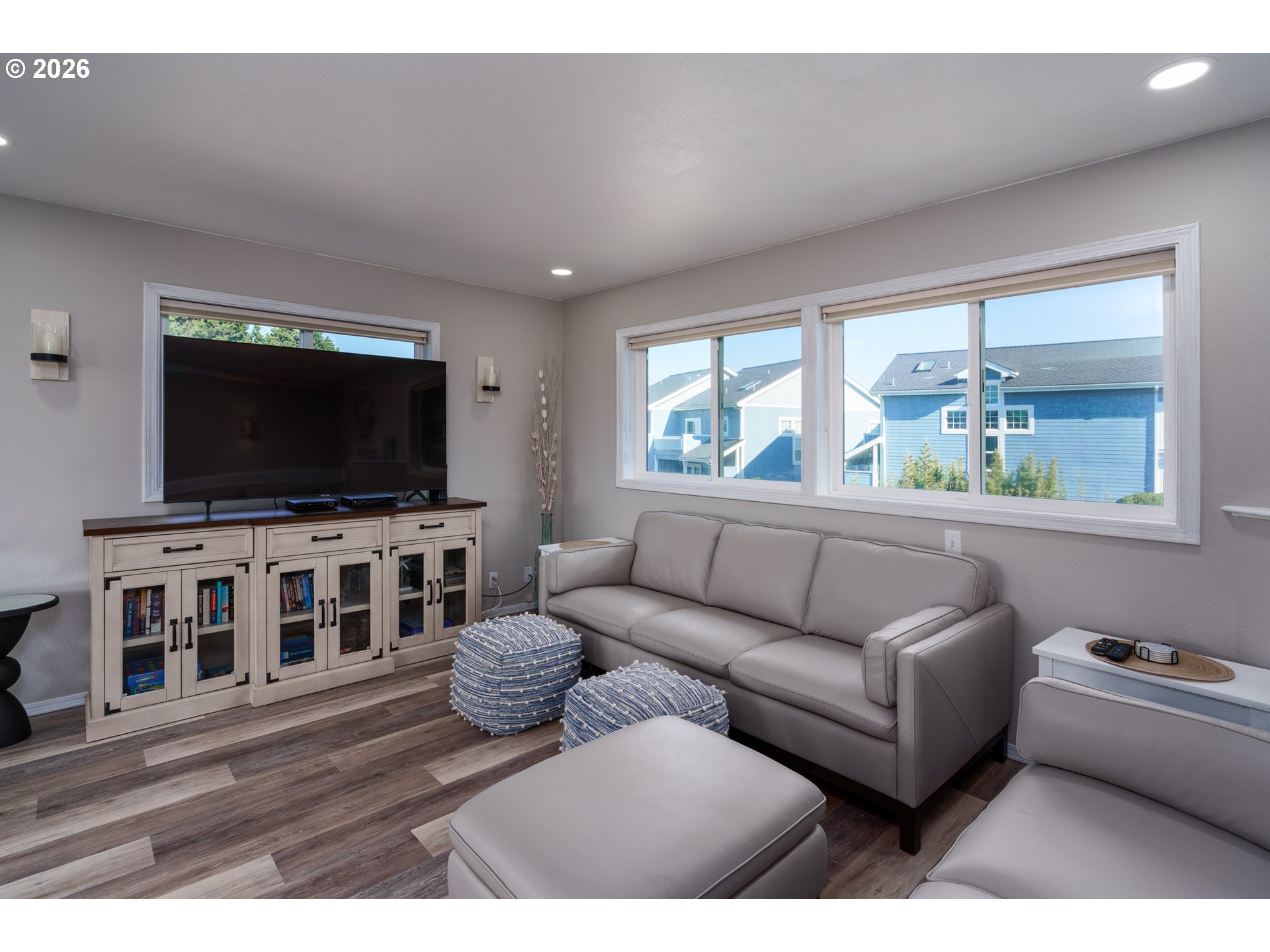 2131 Beach Loop Drive Property Photo 8