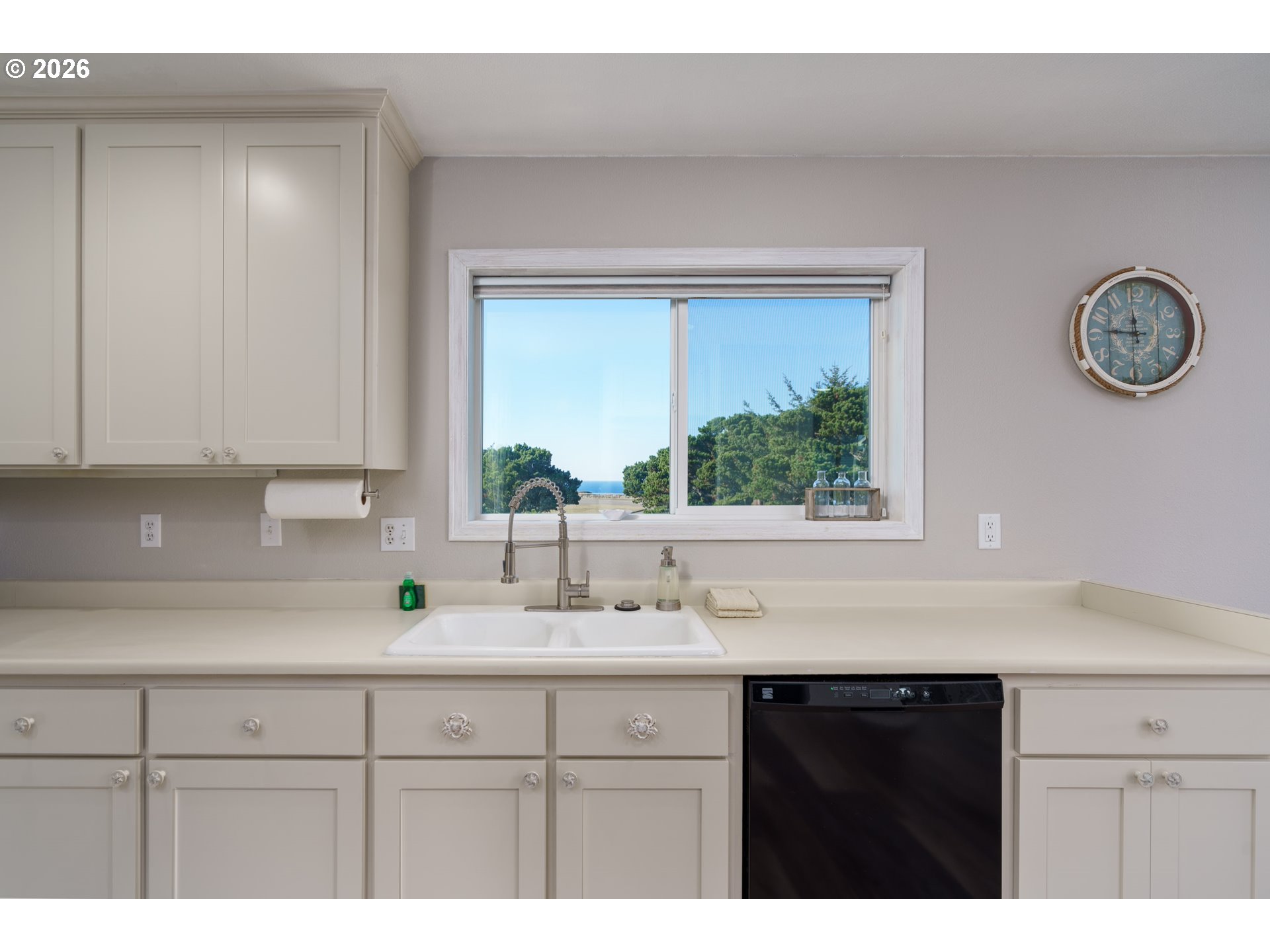 2131 Beach Loop Drive Property Photo 14