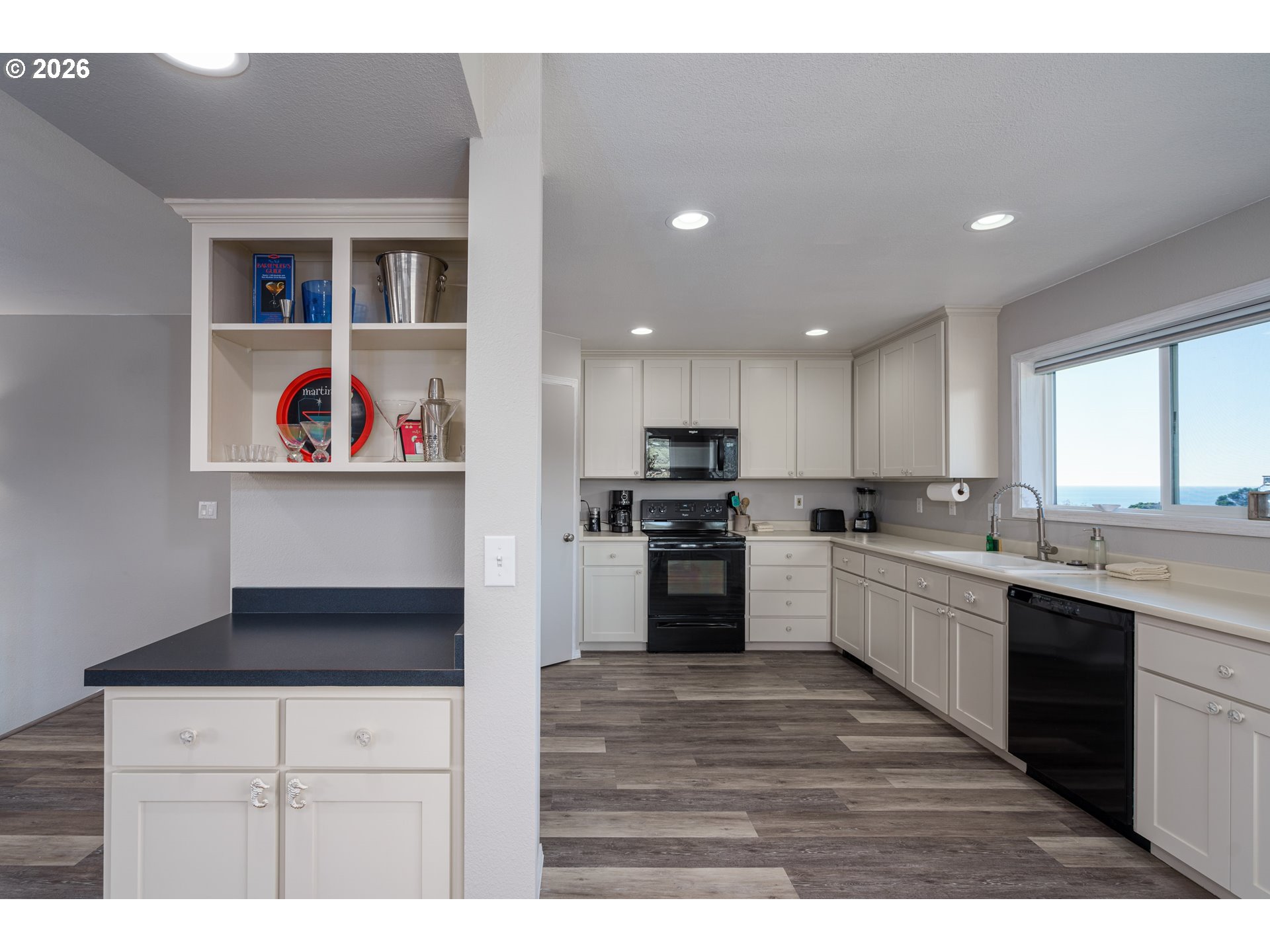 2131 Beach Loop Drive Property Photo 15