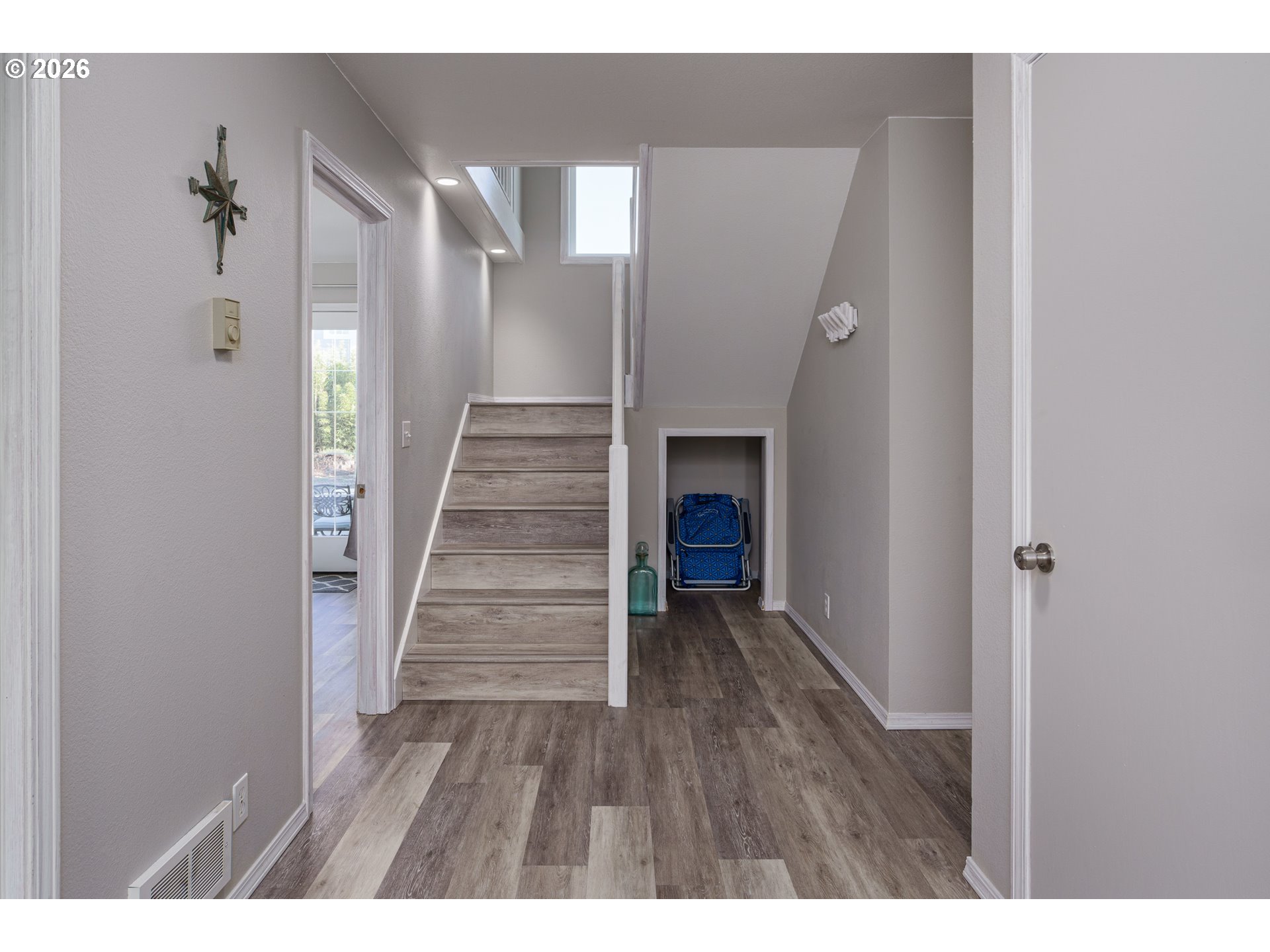 2131 Beach Loop Drive Property Photo 24