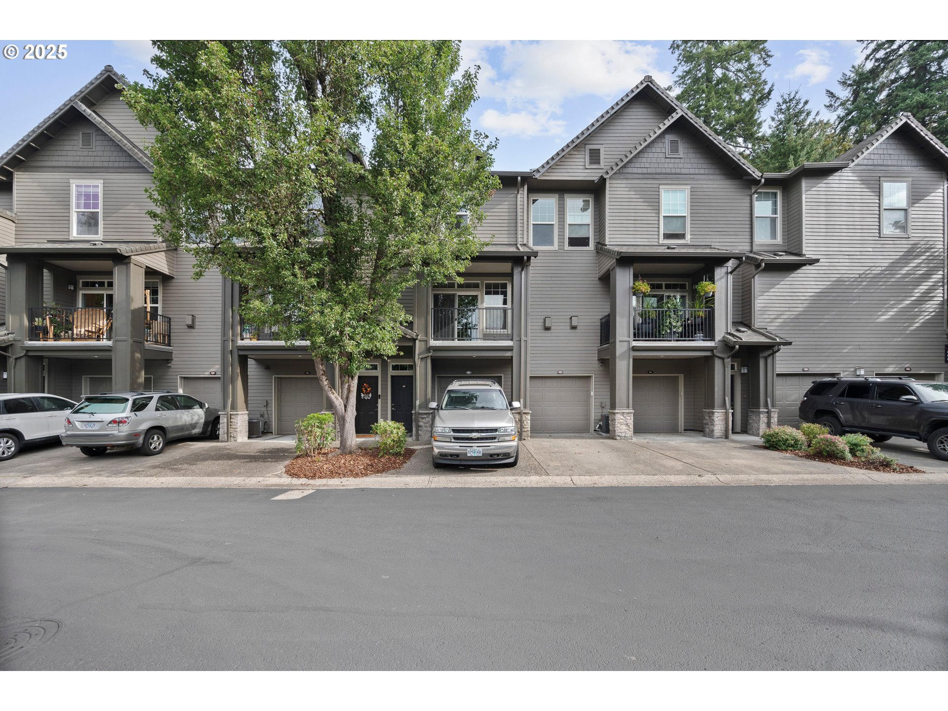 850 SPRINGTREE LN Property Photo 1