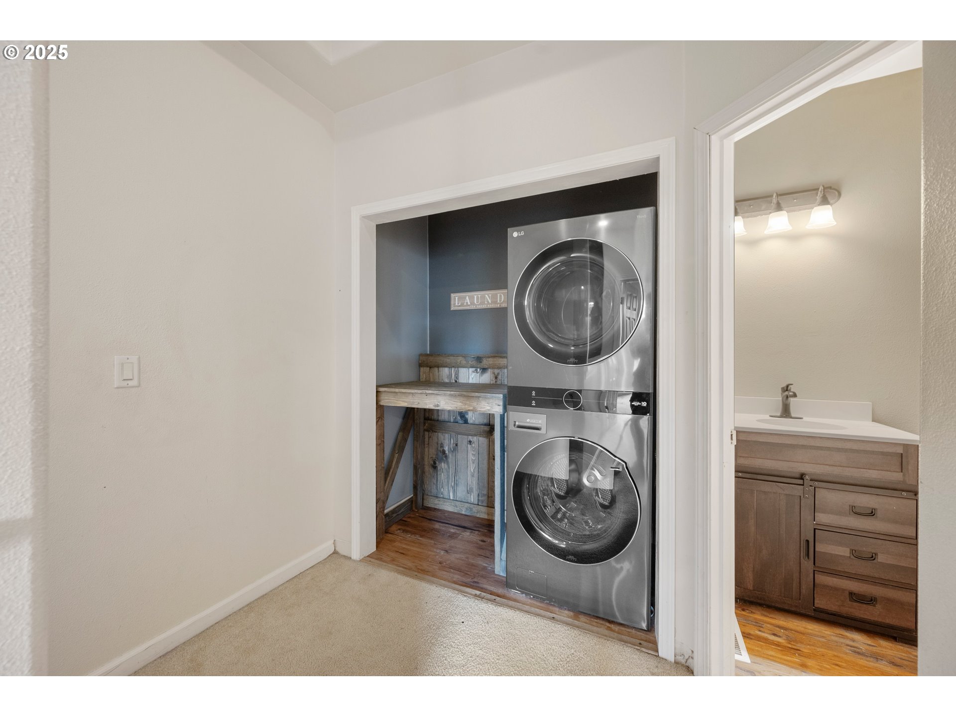 850 Springtree Ln Property Photo 12