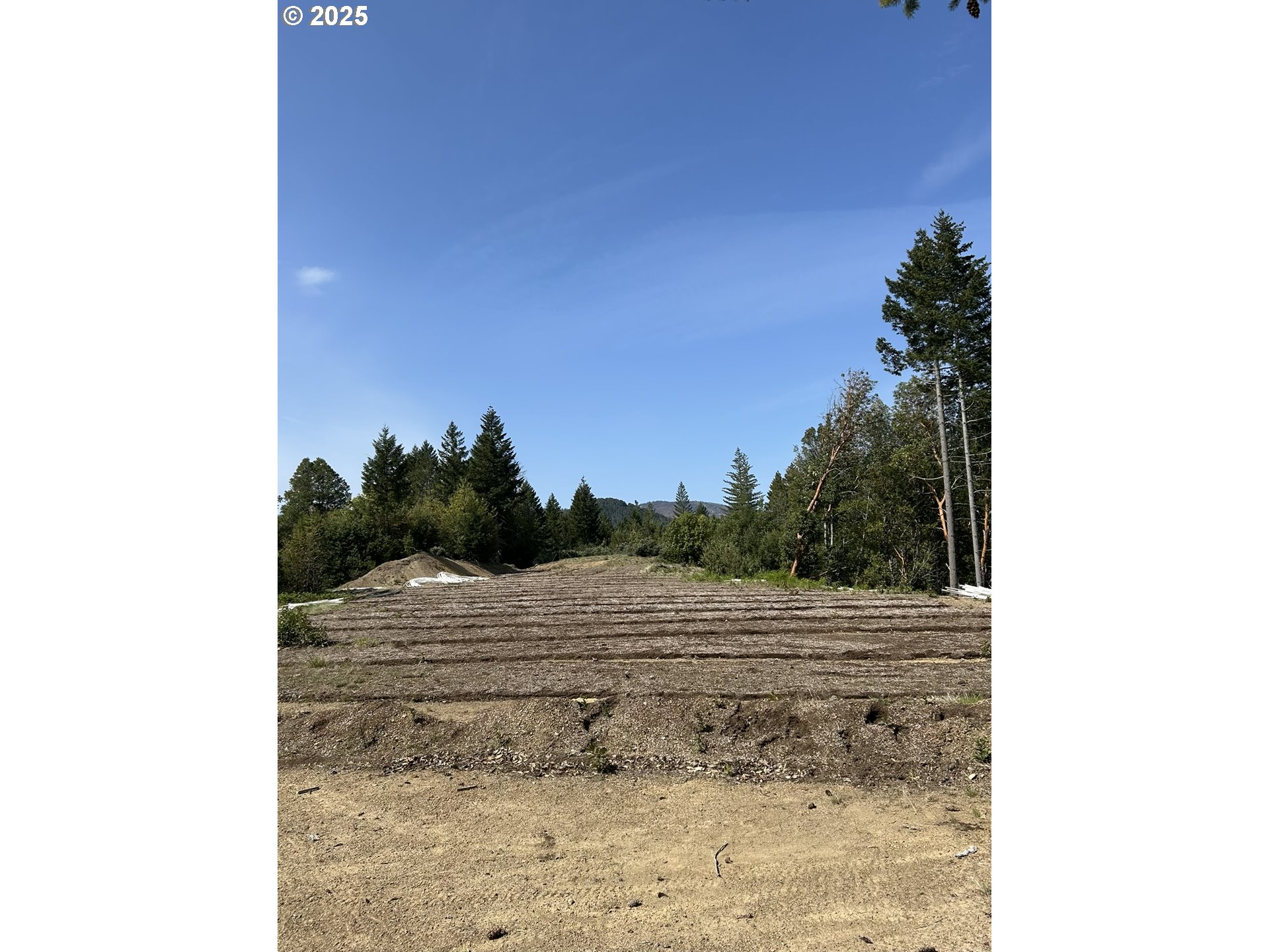 Redwood Hwy Property Photo 1