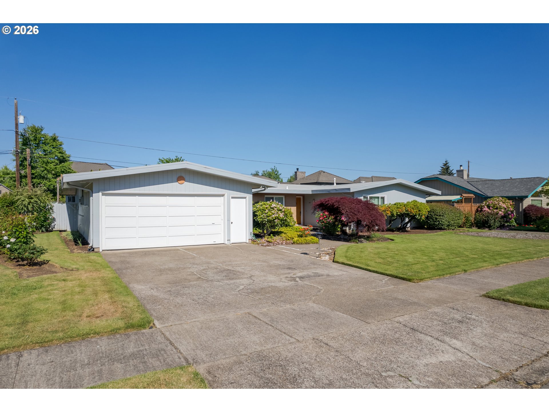 2872 Sarah Ln Property Photo 2