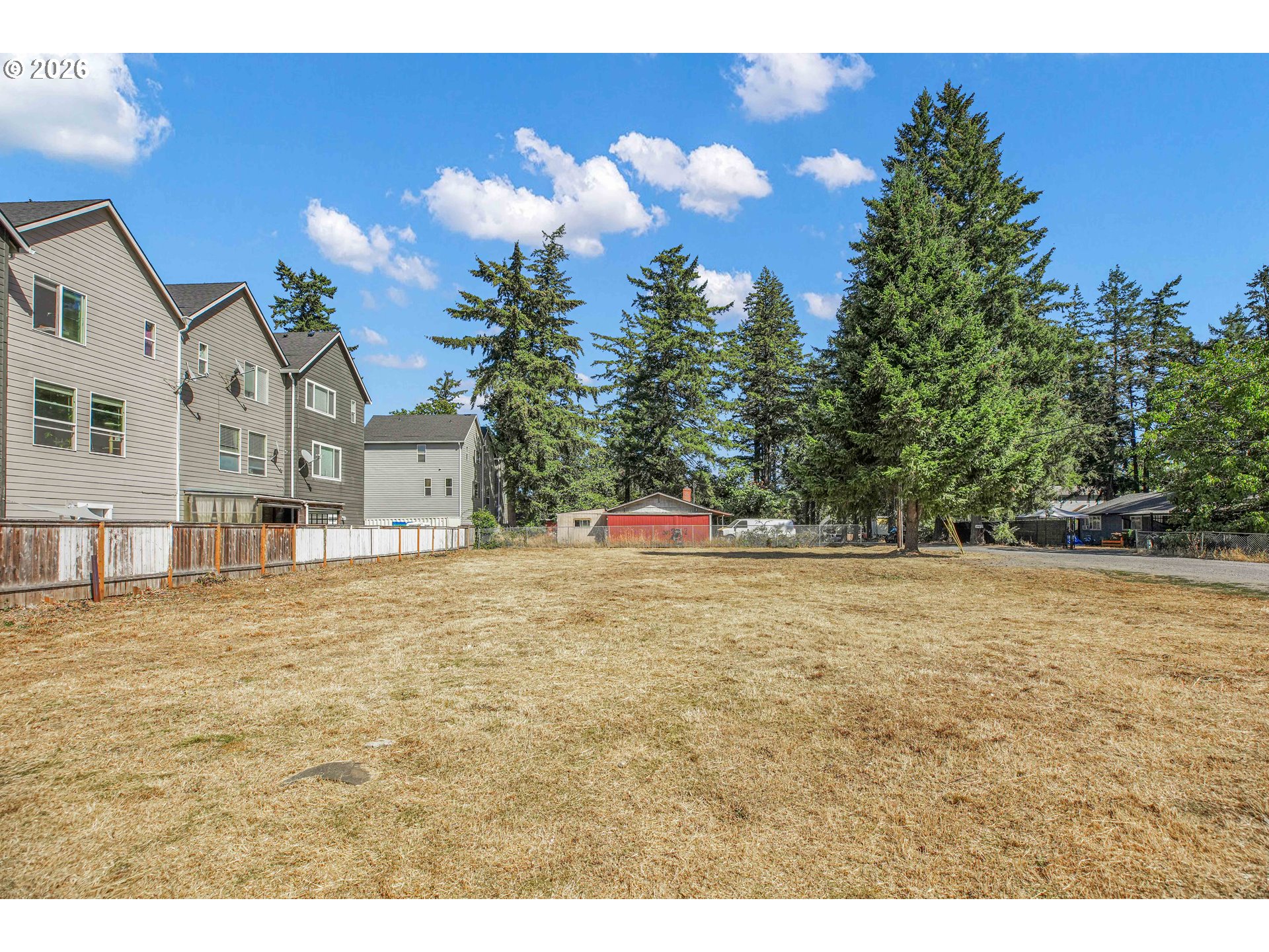 12333 Se Schiller St Property Photo 4