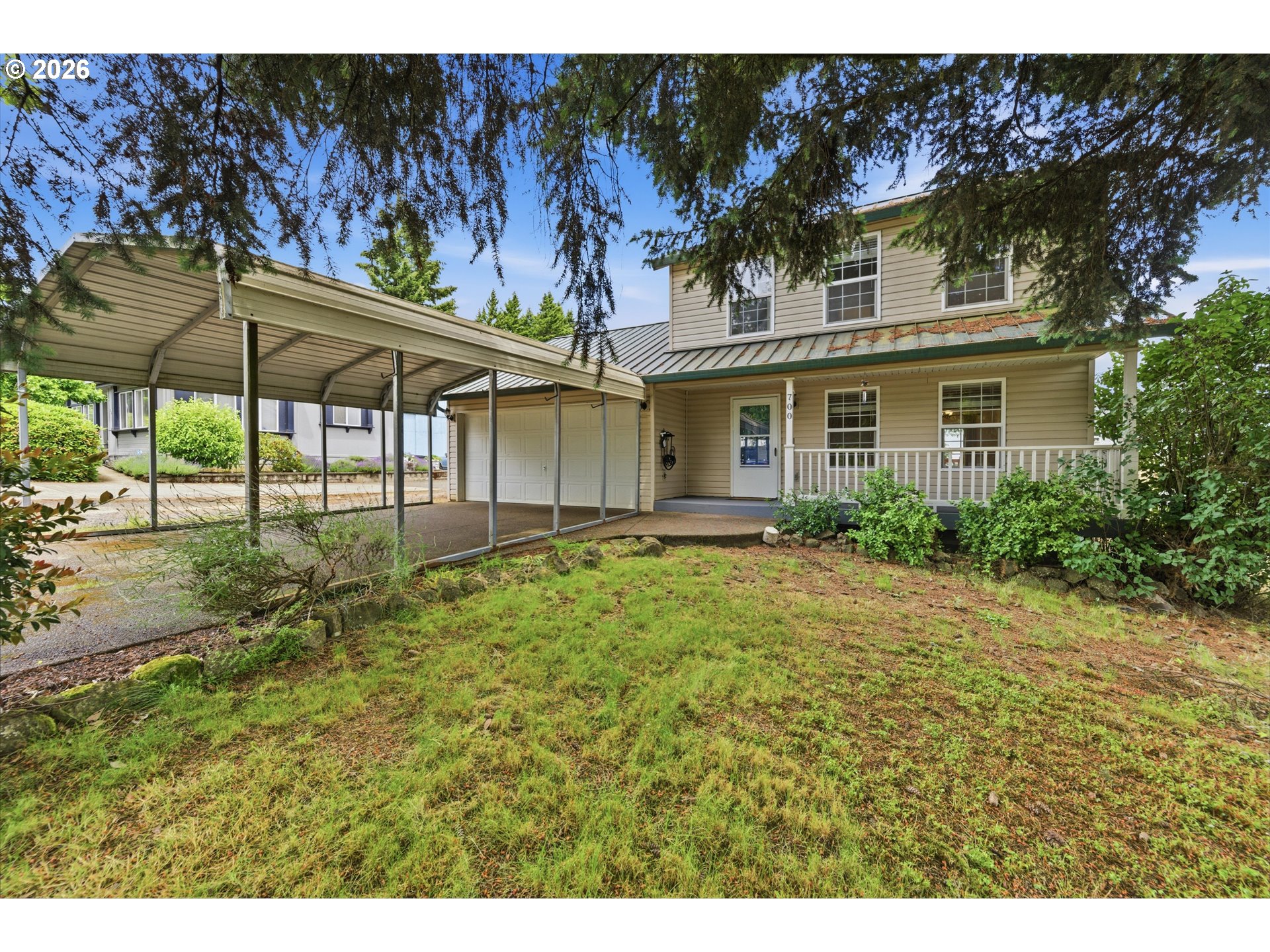 700 Nw Willamina Dr Property Photo 1