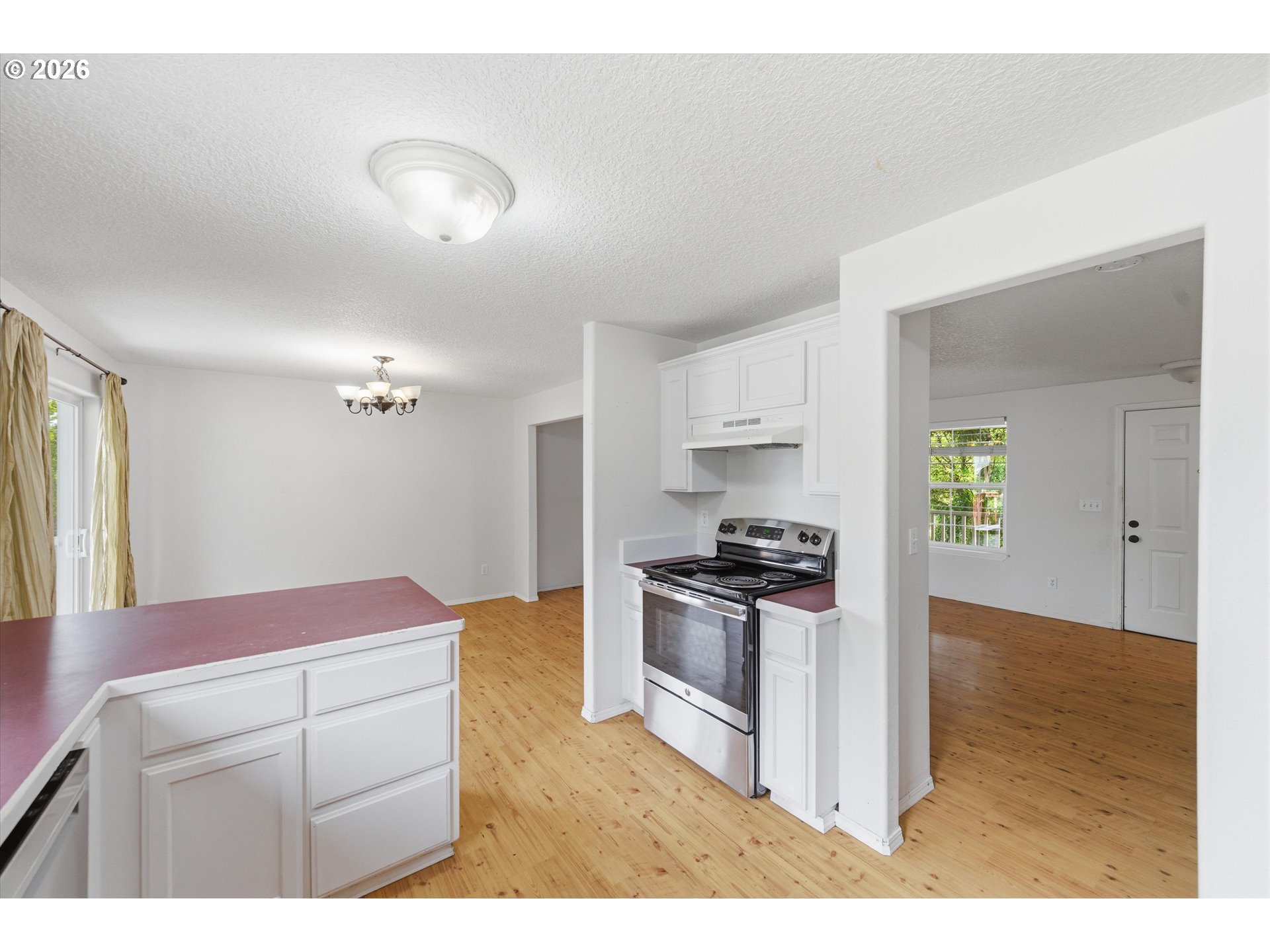 700 Nw Willamina Dr Property Photo 15