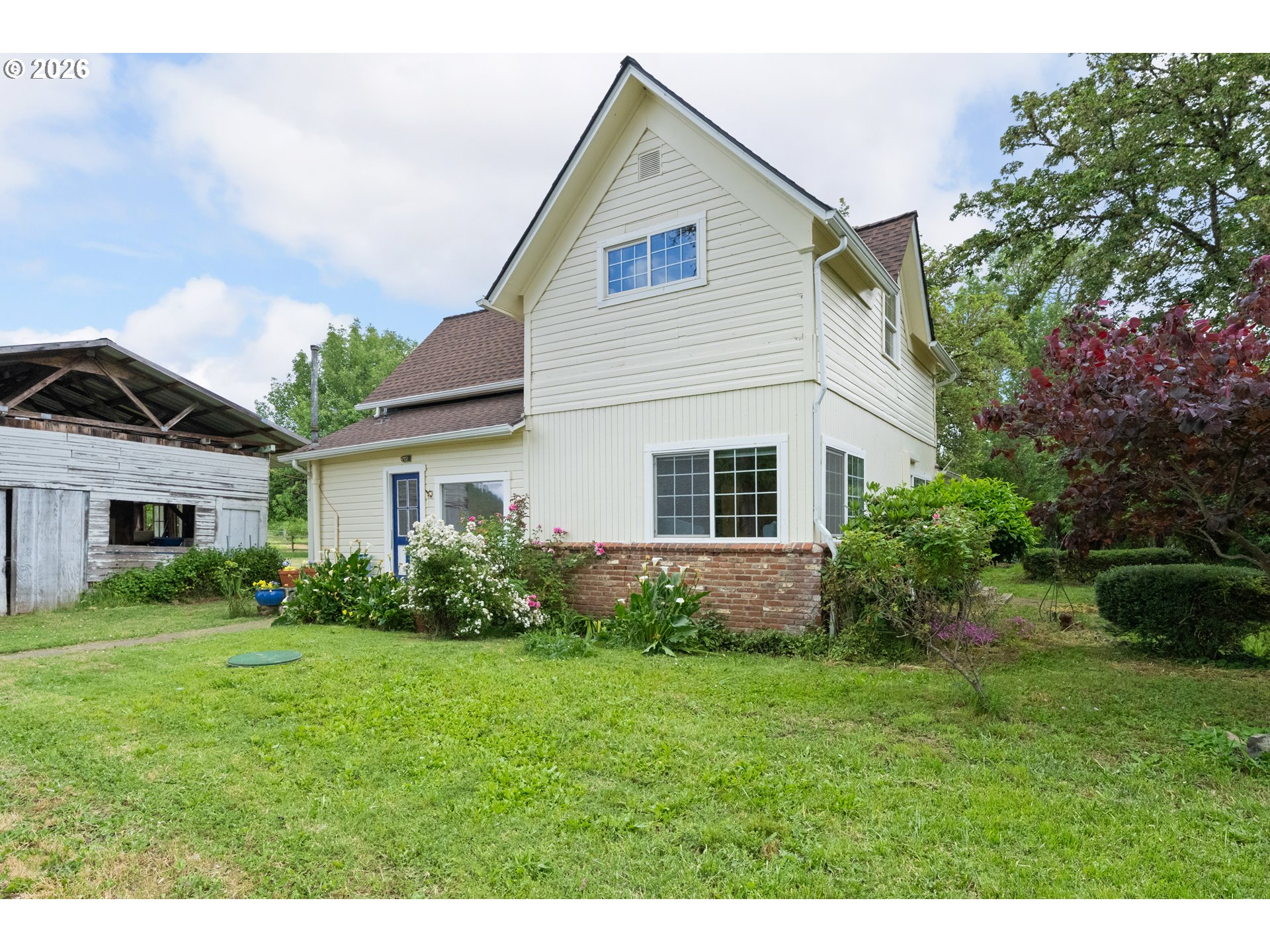 1177 Dairy Loop Rd Property Photo 2