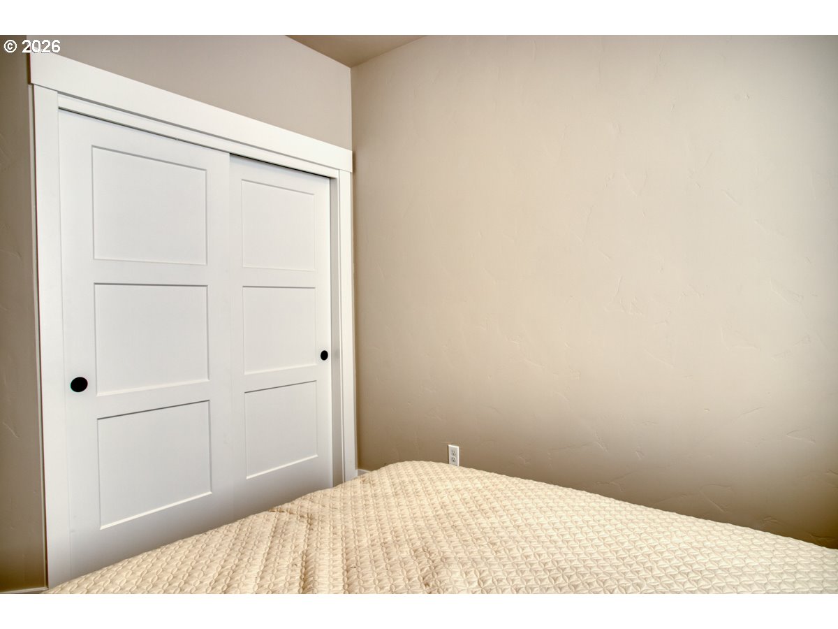 20558 Empire Ave Property Photo 5