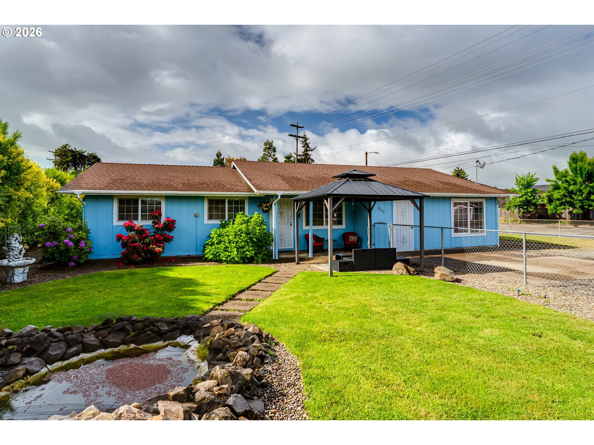 4205 Daisy St Property Photo 1
