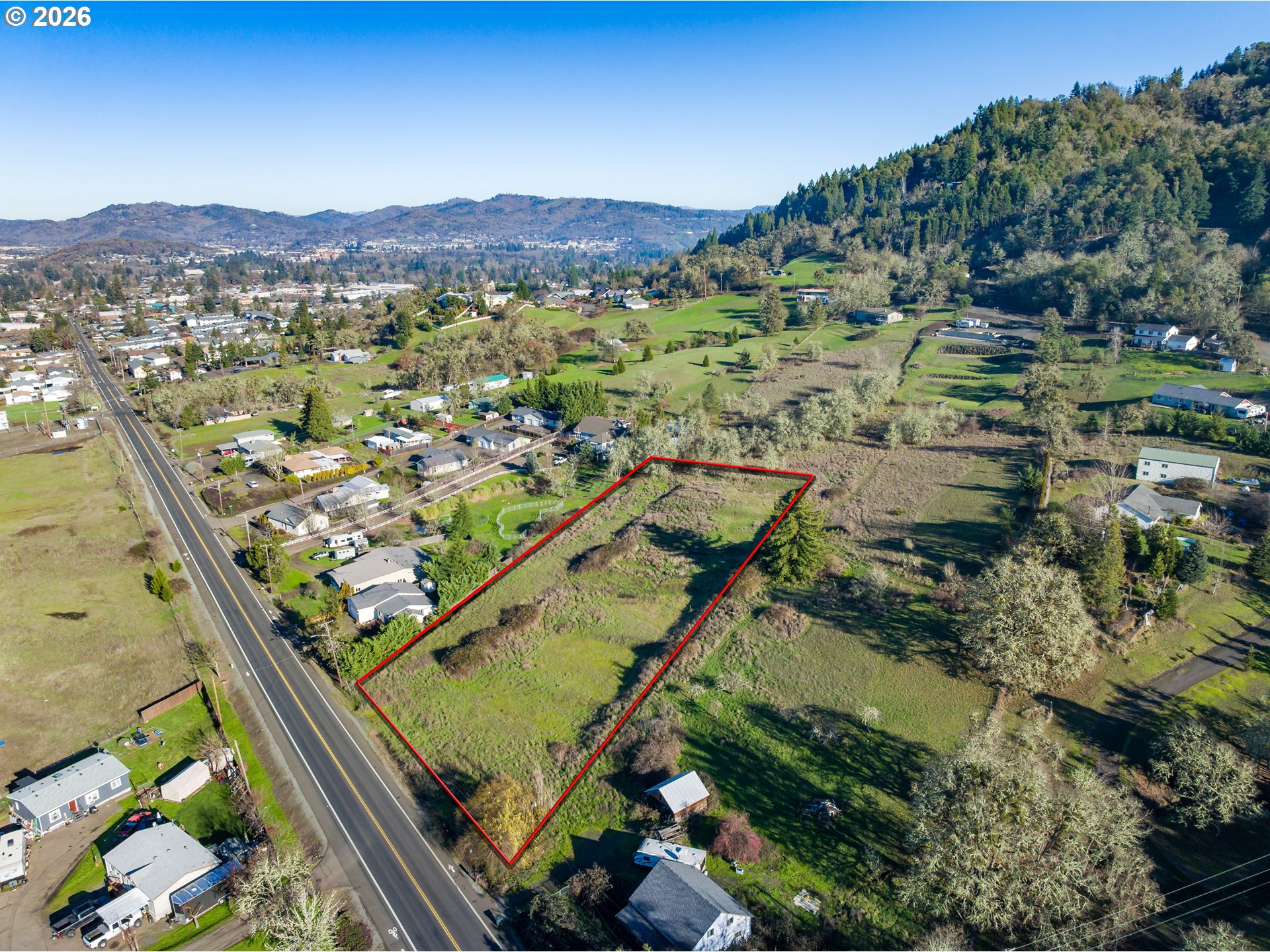 1448 Lookingglass Rd Property Photo 2