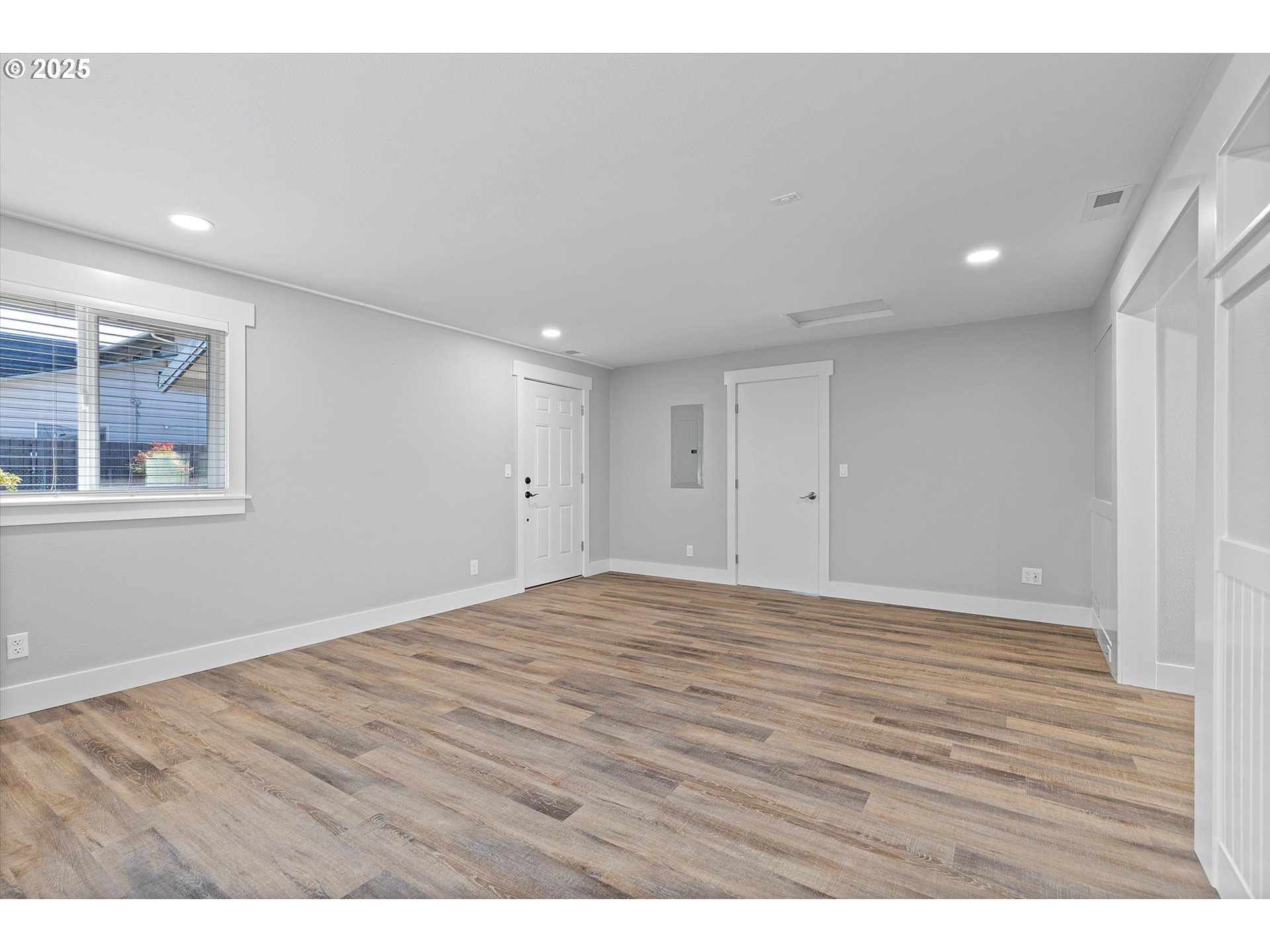 2997 Ne Loop Dr Property Photo 12