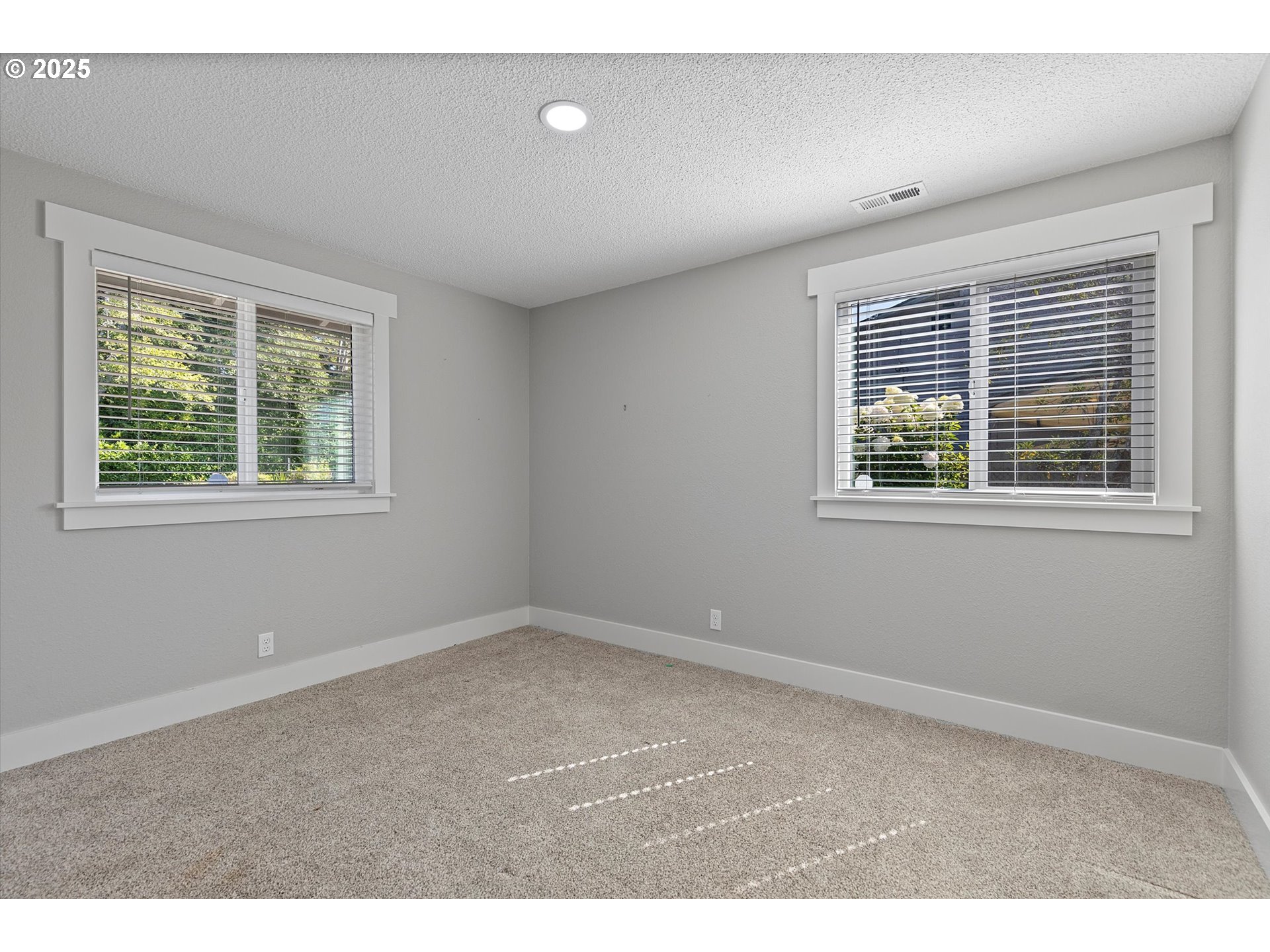 2997 Ne Loop Dr Property Photo 14