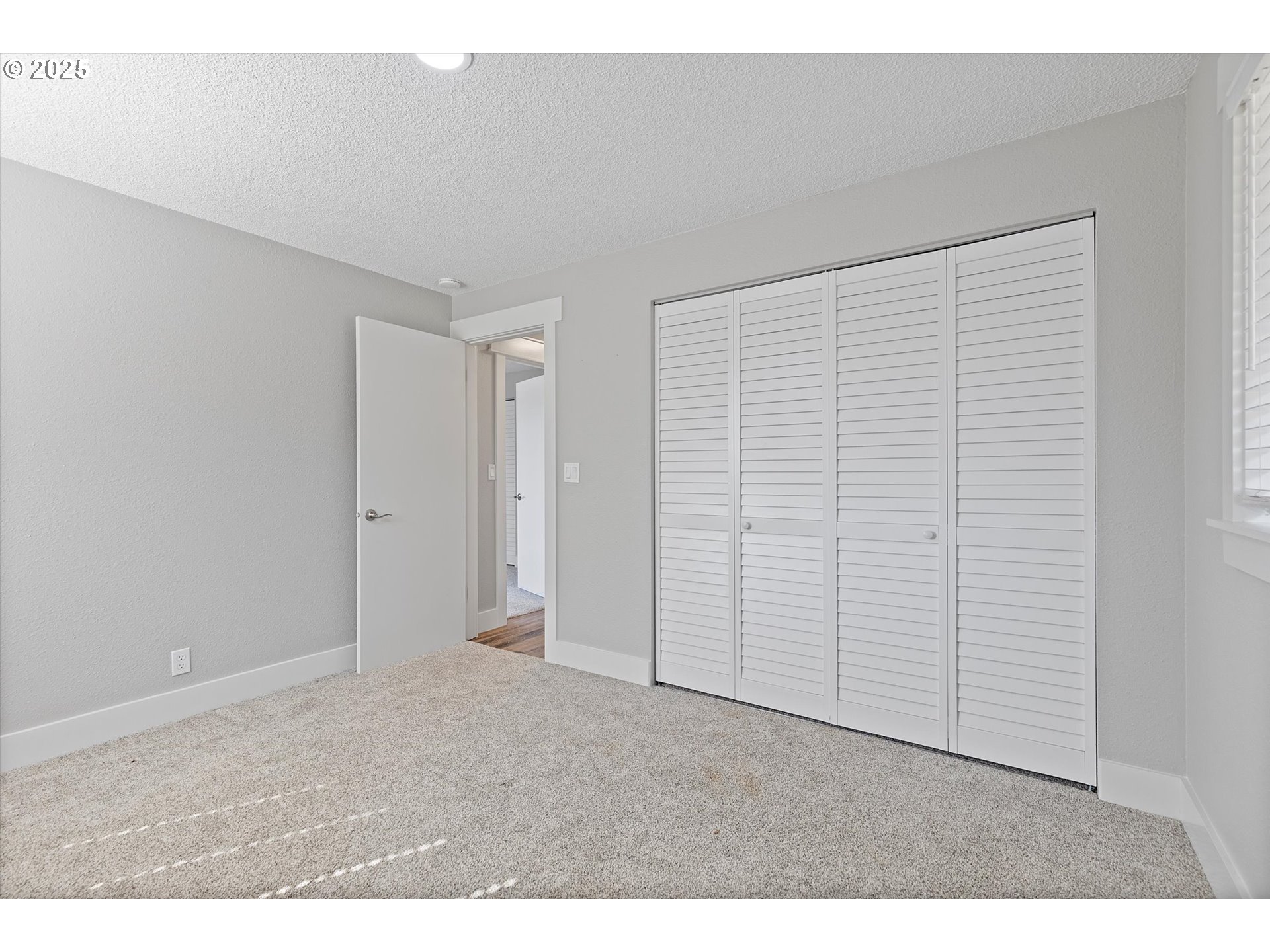 2997 Ne Loop Dr Property Photo 15