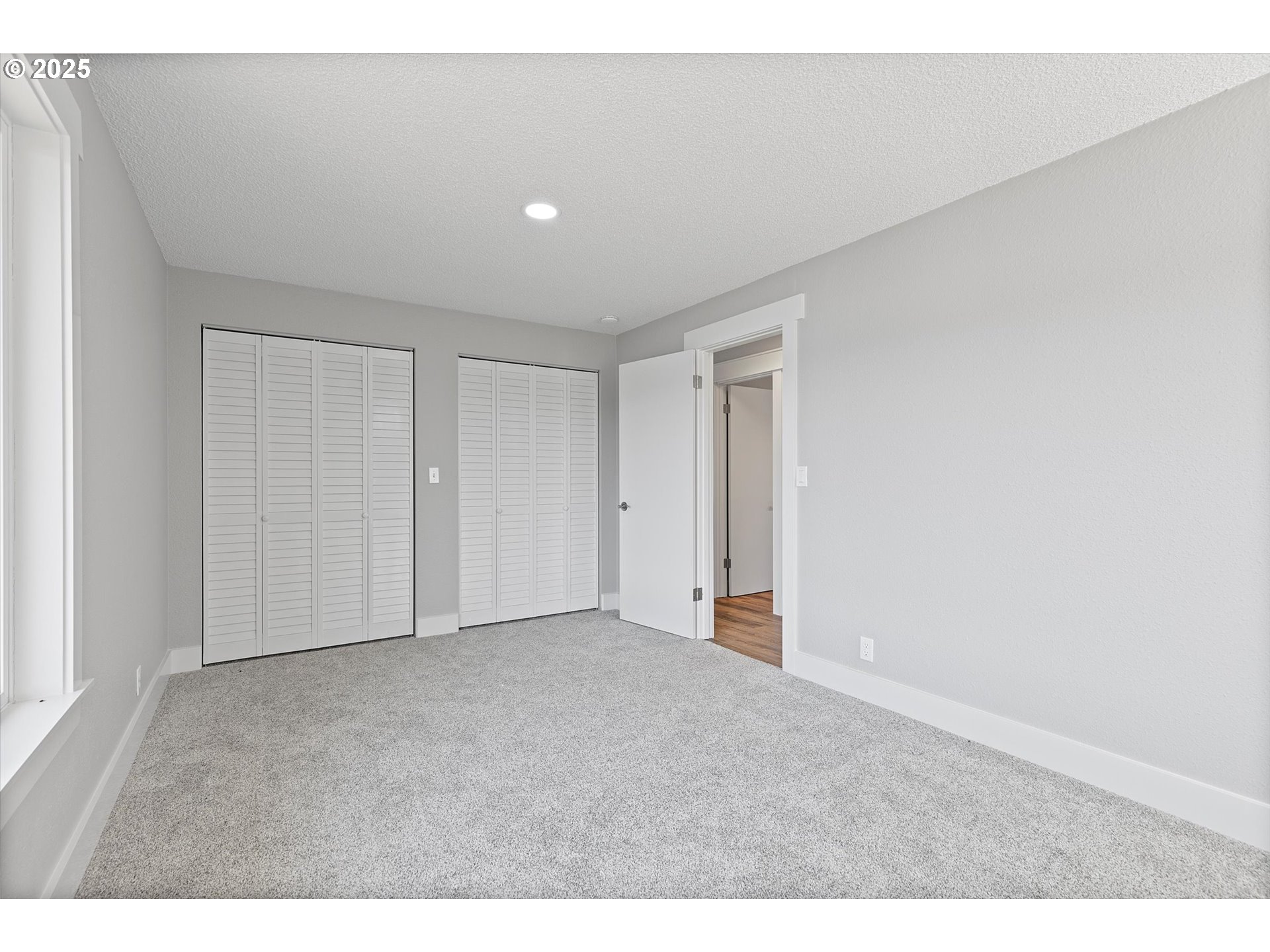 2997 Ne Loop Dr Property Photo 17