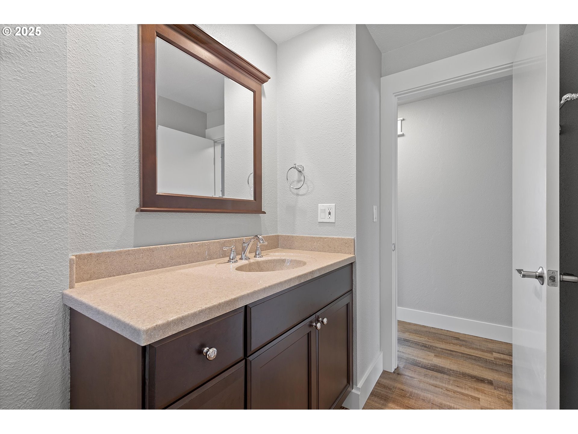 2997 Ne Loop Dr Property Photo 19