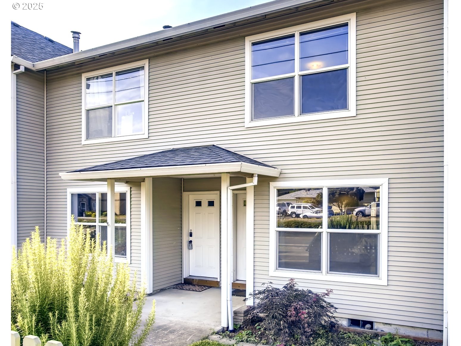 14134 E Burnside St 3 Property Photo 1
