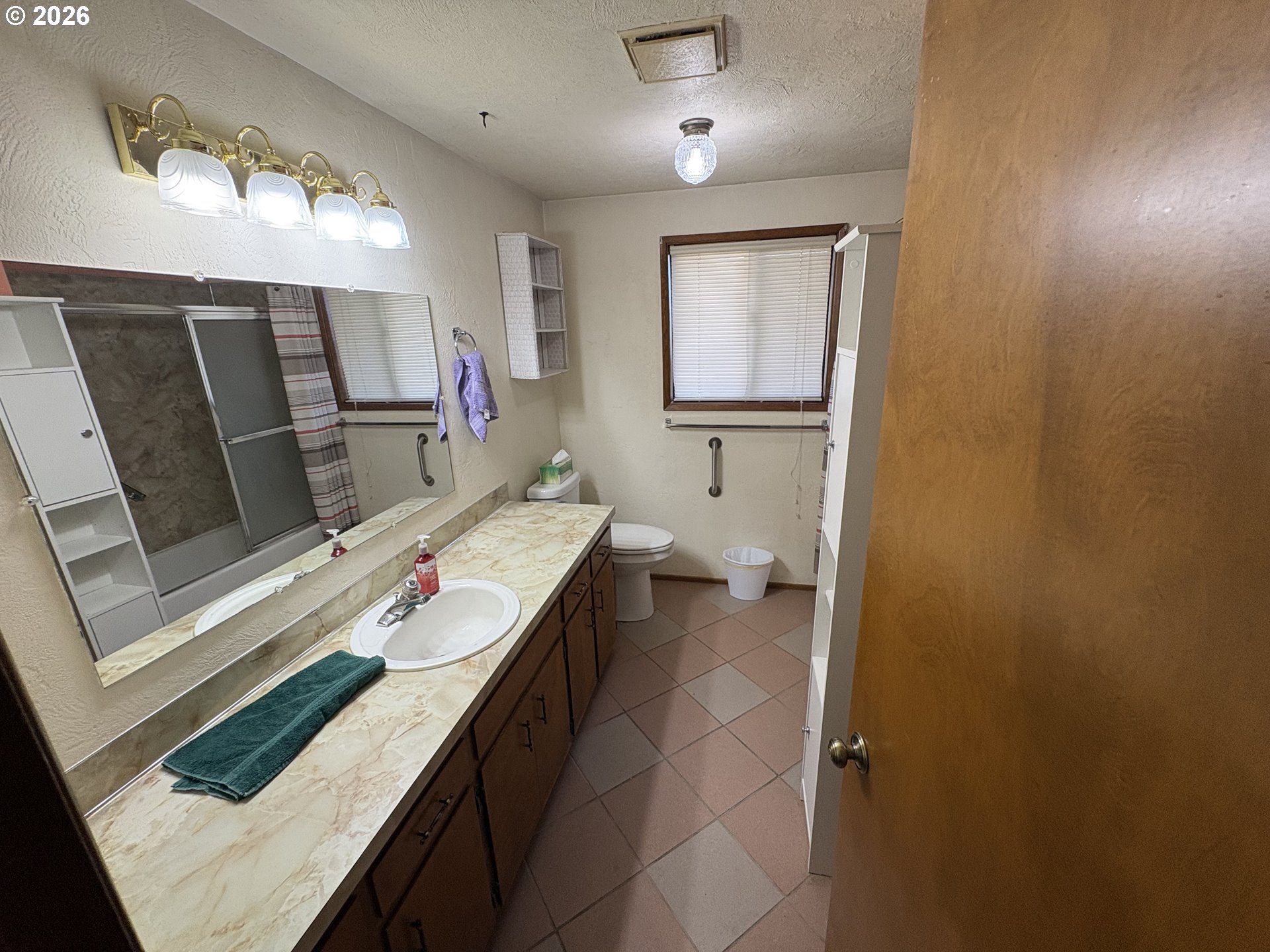 392 S 37th St Property Photo 19