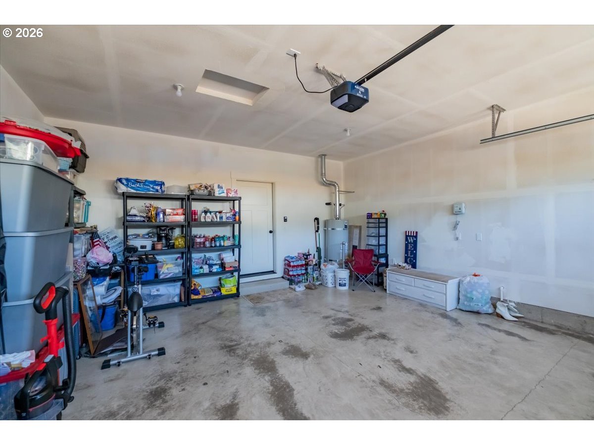 948 Laurel Pl Property Photo 32