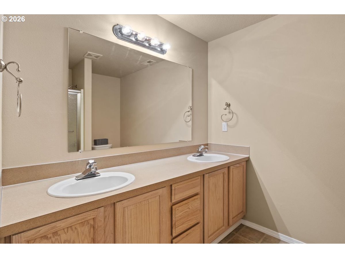 2201 Edgemont St Se Property Photo 28