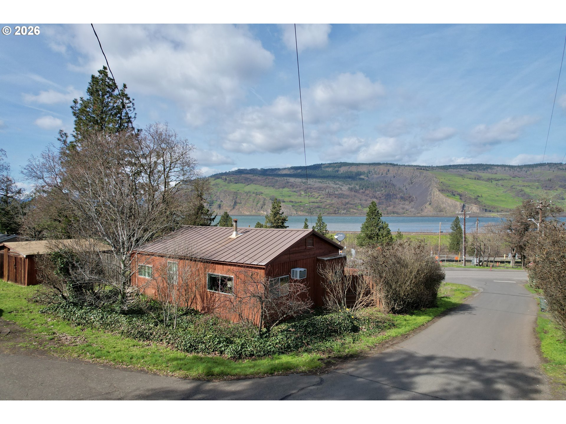 102 Idaho St Property Photo 1
